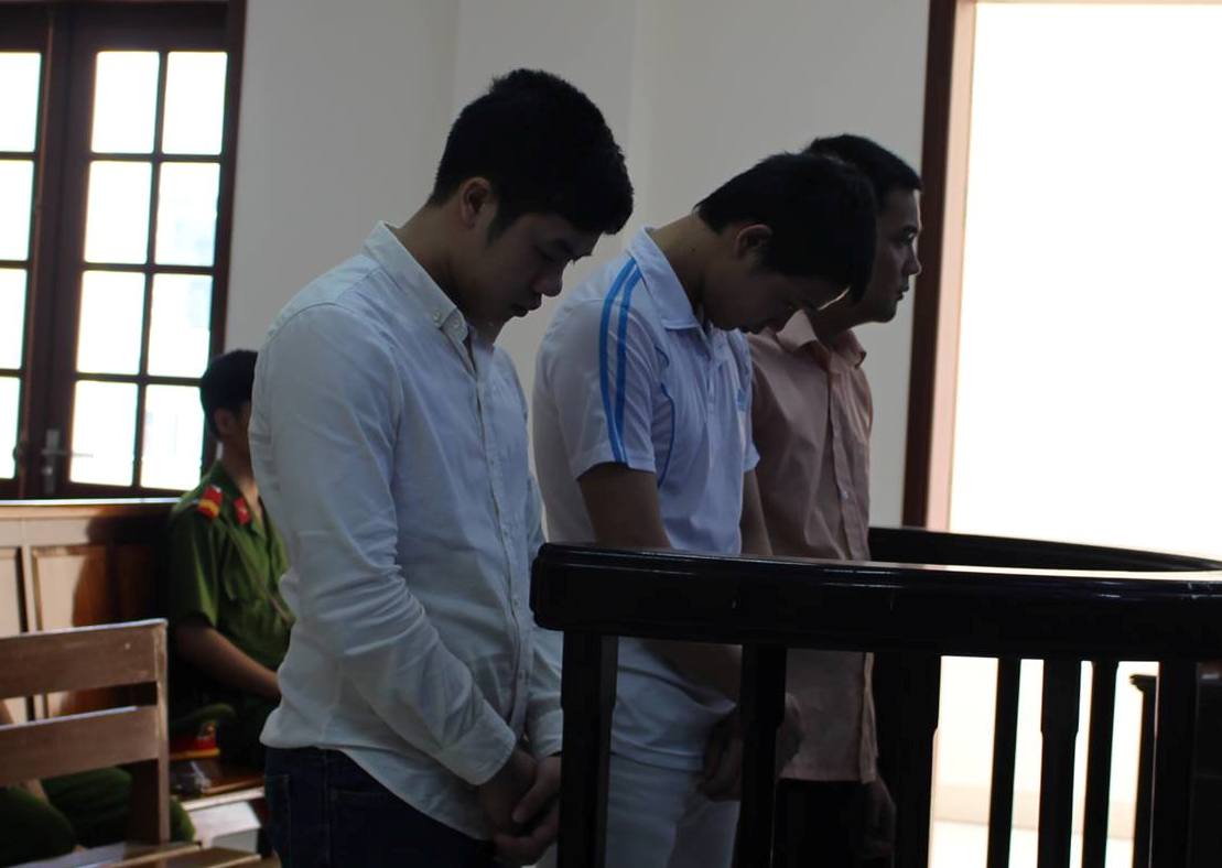 3 kẻ giả danh cảnh sát chặn đường cướp xe lãnh án
