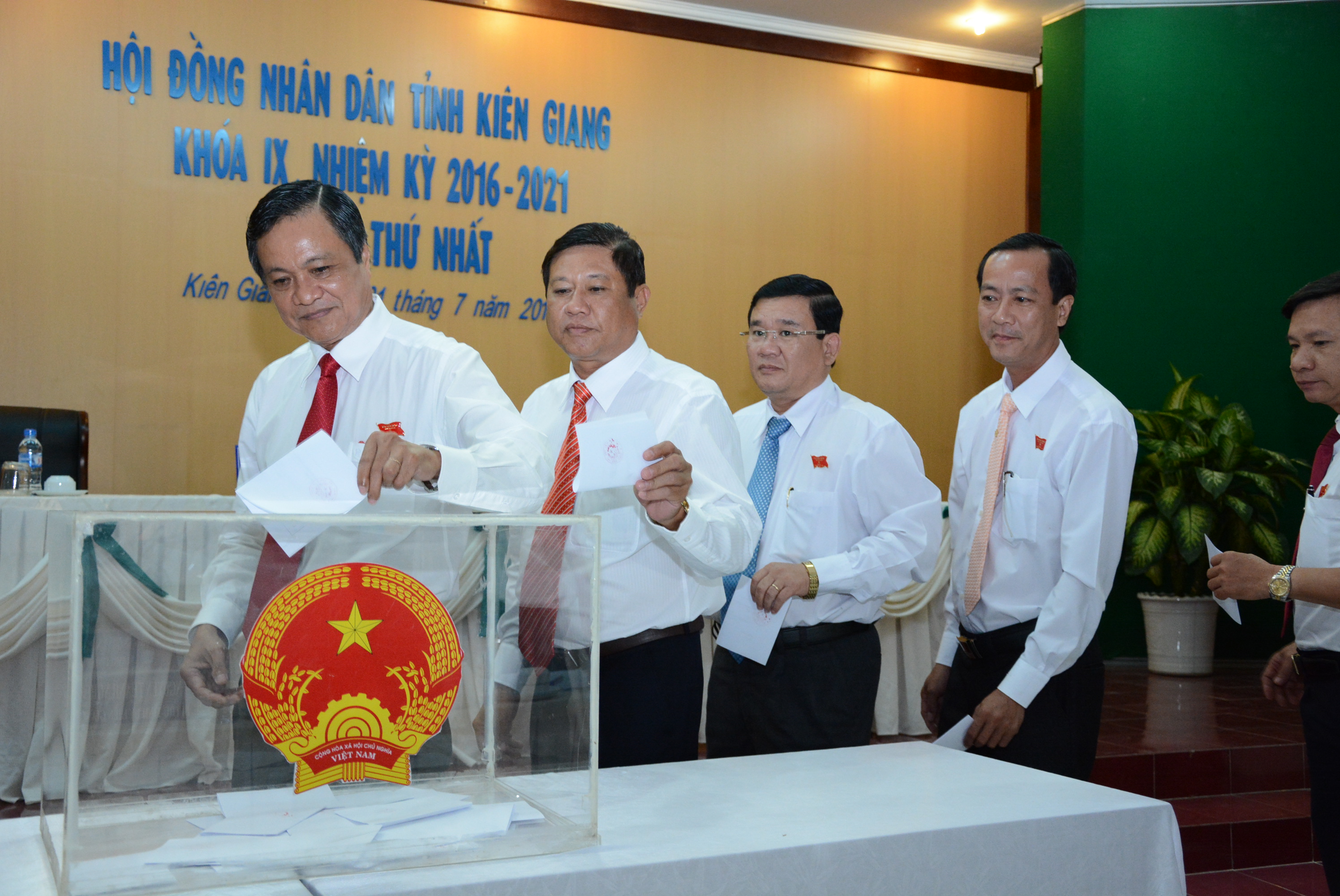 Ông Phạm Vũ Hồng tái đắc cử chủ tịch tỉnh Kiên Giang