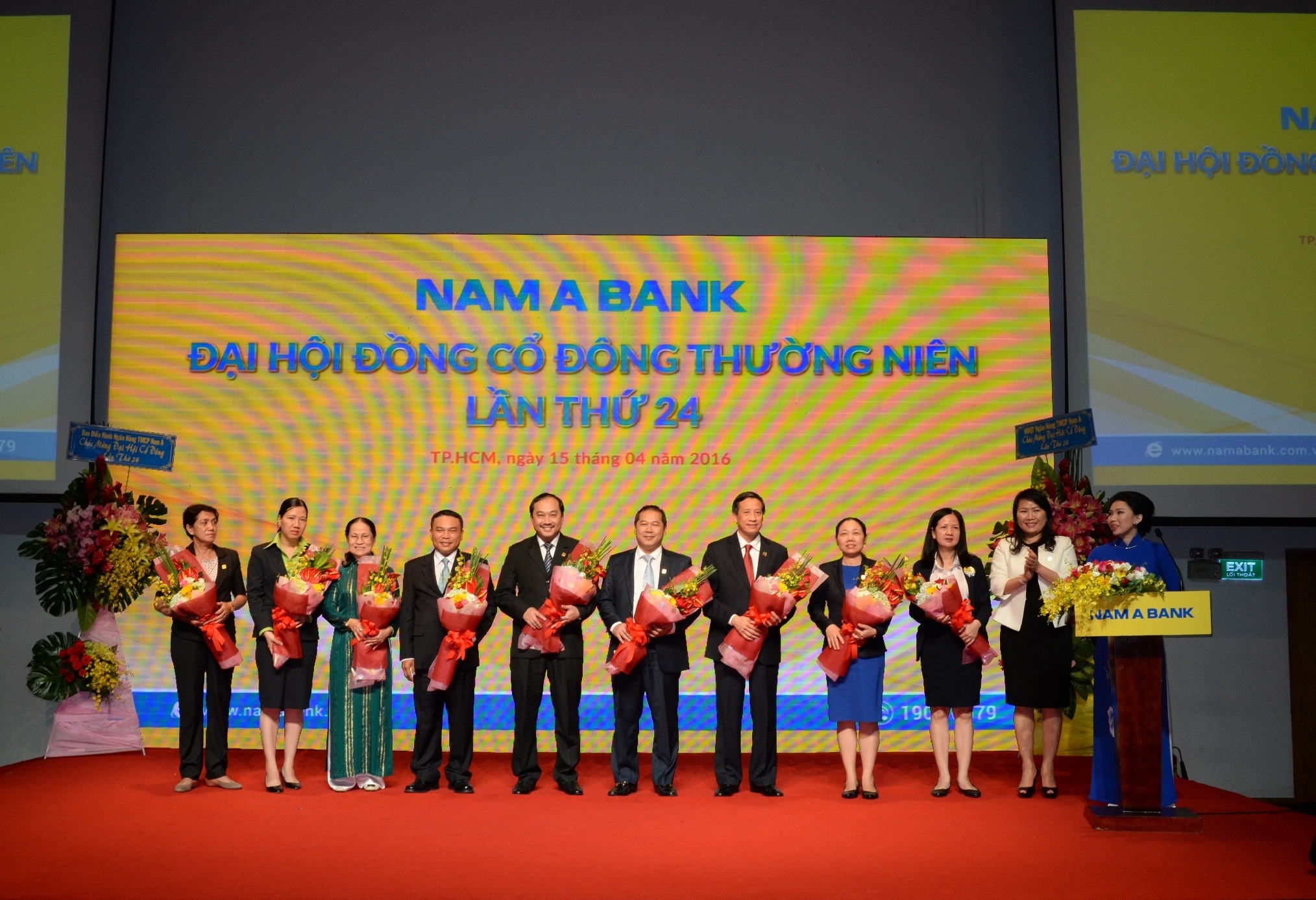 Nam A Bank bầu mới hội đồng quản trị vào "phút 89"