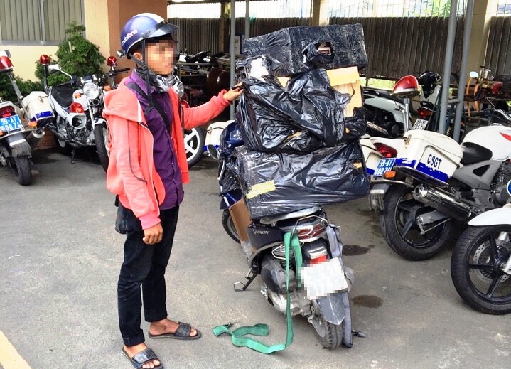 CSGT rượt đuổi “nài” chở thuốc lá lậu như phim