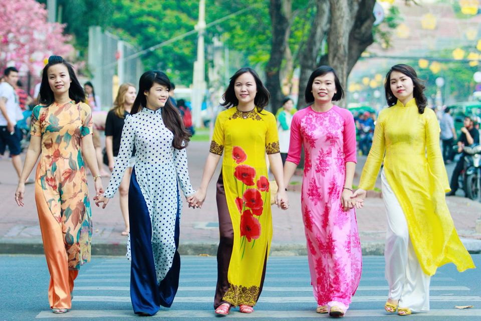 TP HCM: Vận động mặc áo dài suốt tháng 3