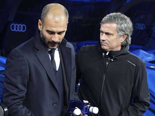 Mourinho, Ibrahimovic chống Guardiola