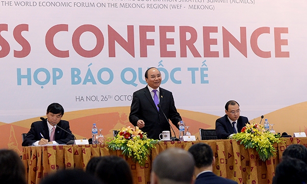 Thủ tướng Nguyễn Xuân Phúc lần đầu chủ trì họp báo quốc tế