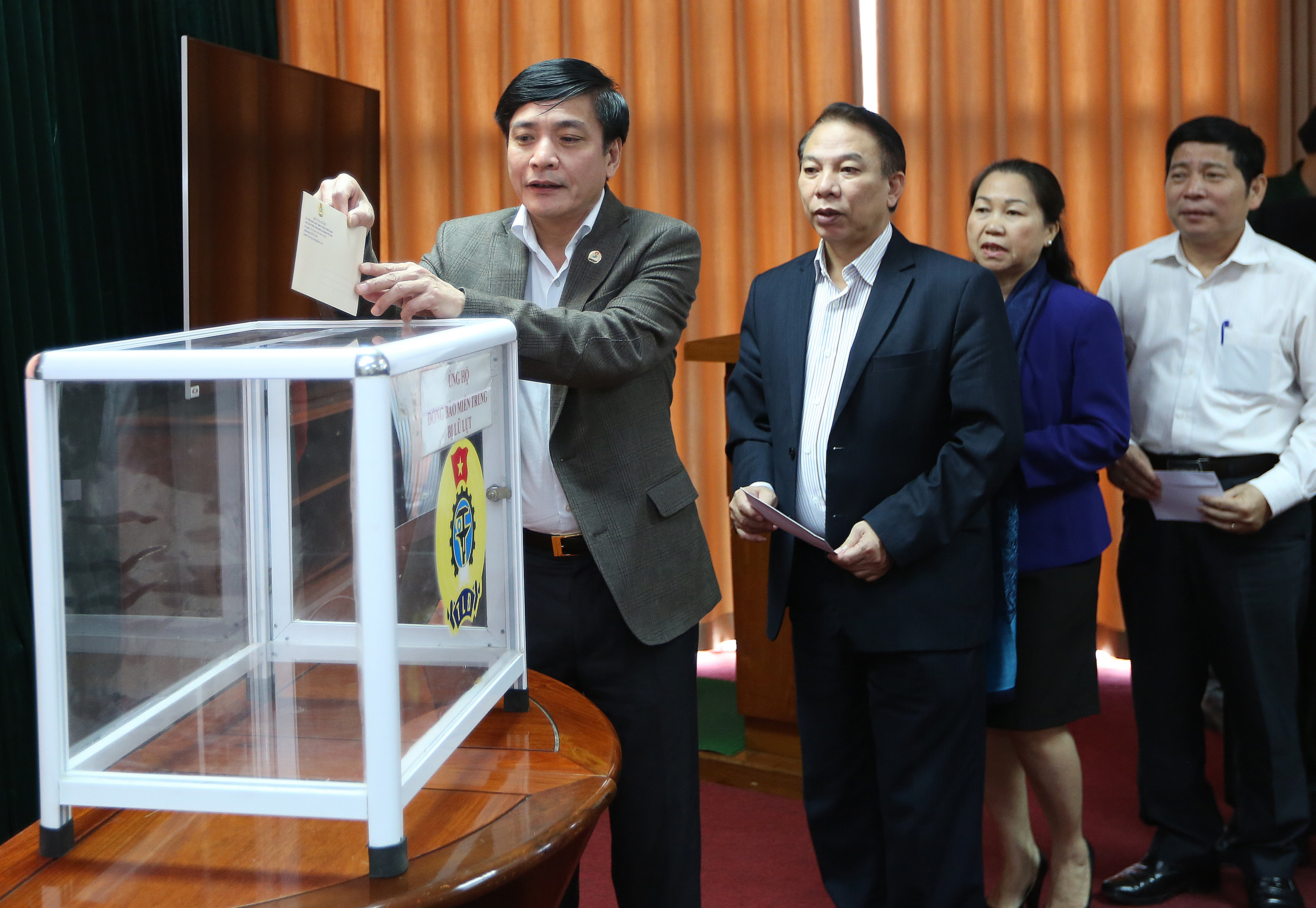 Chủ tịch Tổng LĐLĐ Việt Nam kêu gọi ủng hộ đồng bào miền Trung