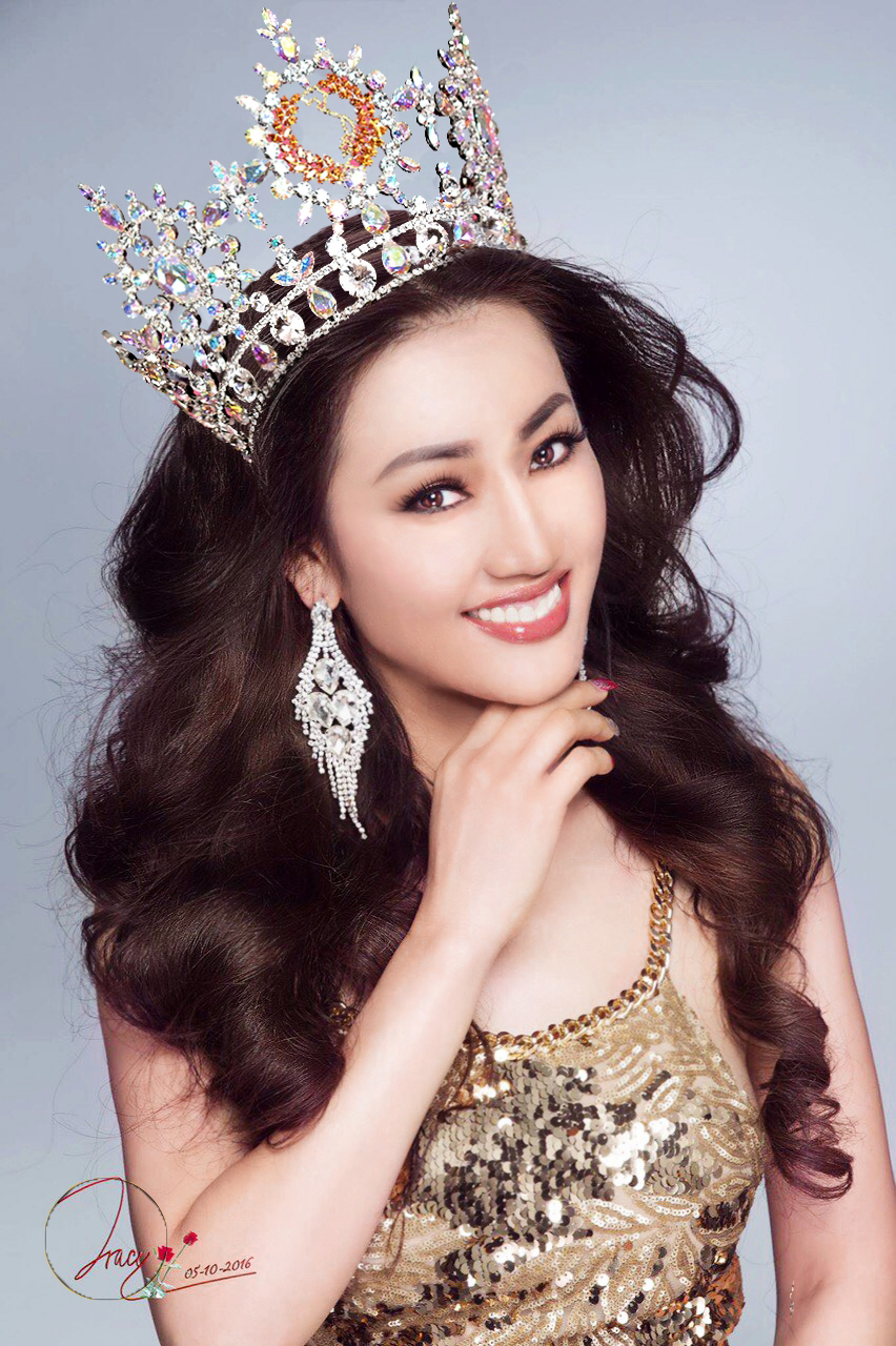 Hoa hậu Tracy Hằng Nguyễn