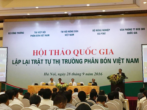 
Nhiều đại biểu bức x&uacute;c trước t&igrave;nh trạng ph&acirc;n b&oacute;n giả tr&agrave;n lan, g&acirc;y thiệt hại lớn cho nh&agrave; nước v&agrave; người n&ocirc;ng d&acirc;n
