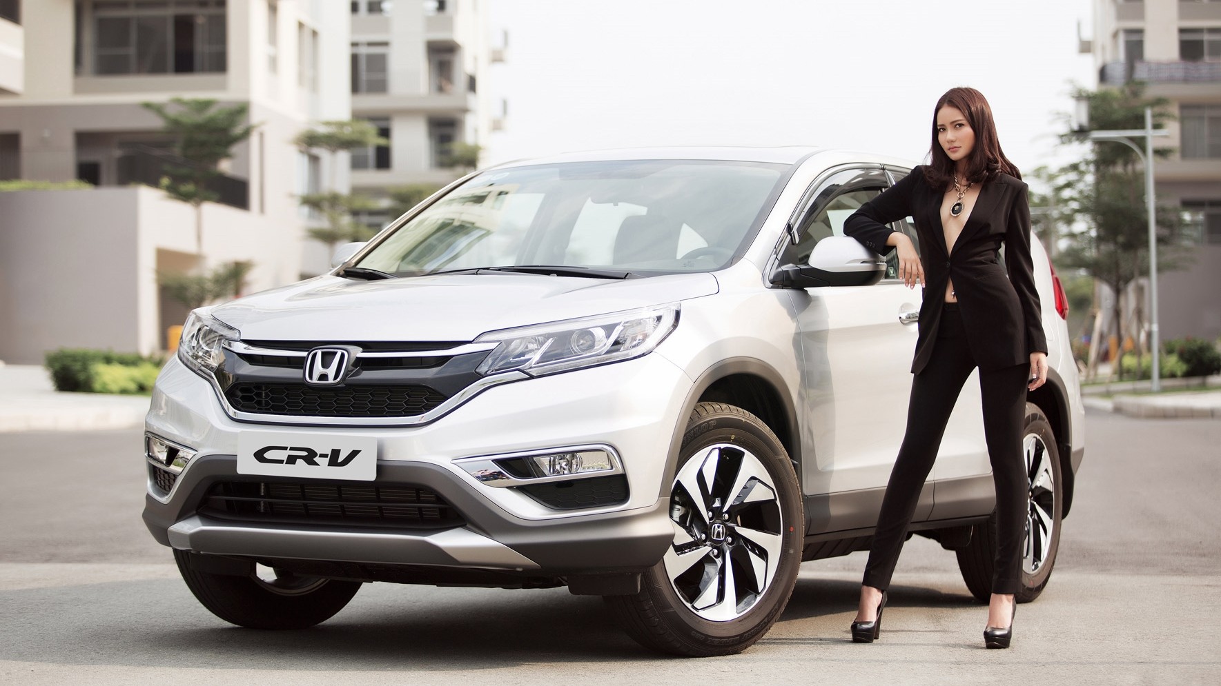 Mua ô tô lần đầu: Xe cũ hay mới lợi hơn?
