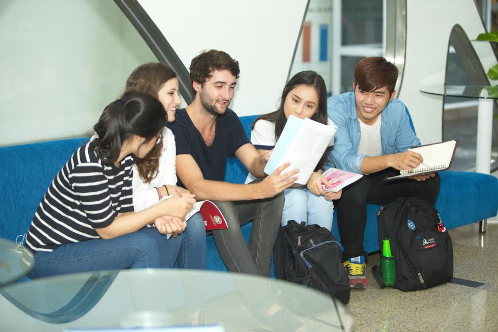 Có nên học liên thông  đại học chính quy?