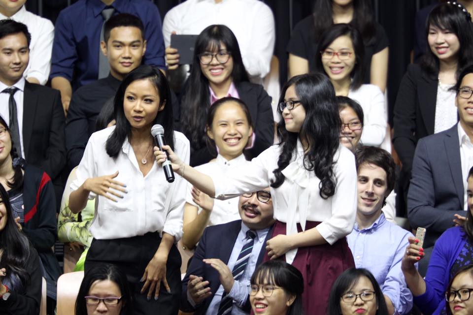 Rapper Suboi hát rap cho Tổng thống Obama