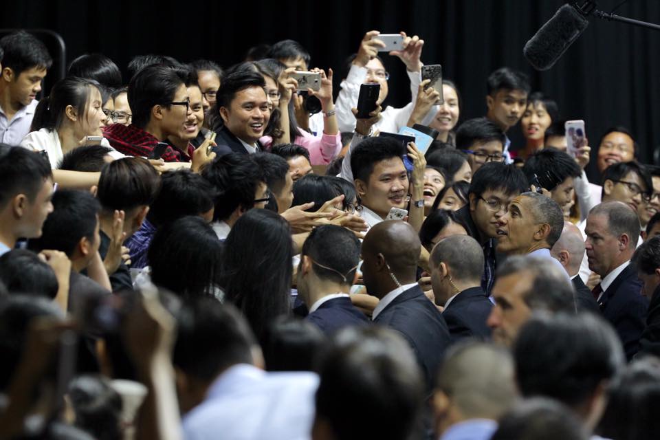 Tổng thống Obama: "Hồi trẻ, tôi thích bóng rổ và các cô gái"
