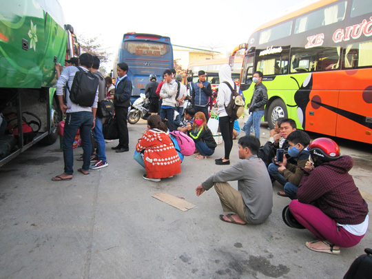 Ngược xuôi ngày Tết...