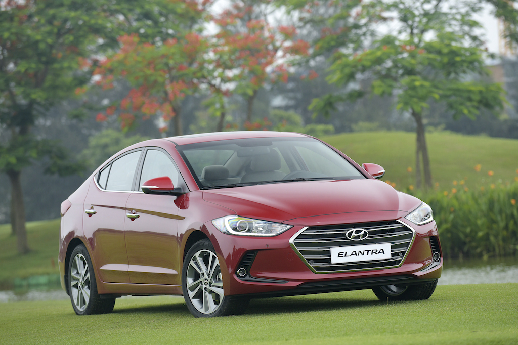 Hyundai Elantra 2016 vừa ra mắt, giá 615 triệu đồng