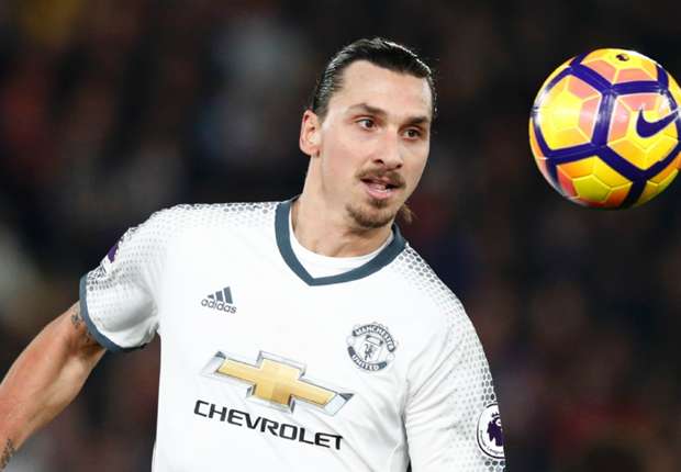 Ibrahimovic thừa nhận dùng tay giúp Pogba ghi bàn
