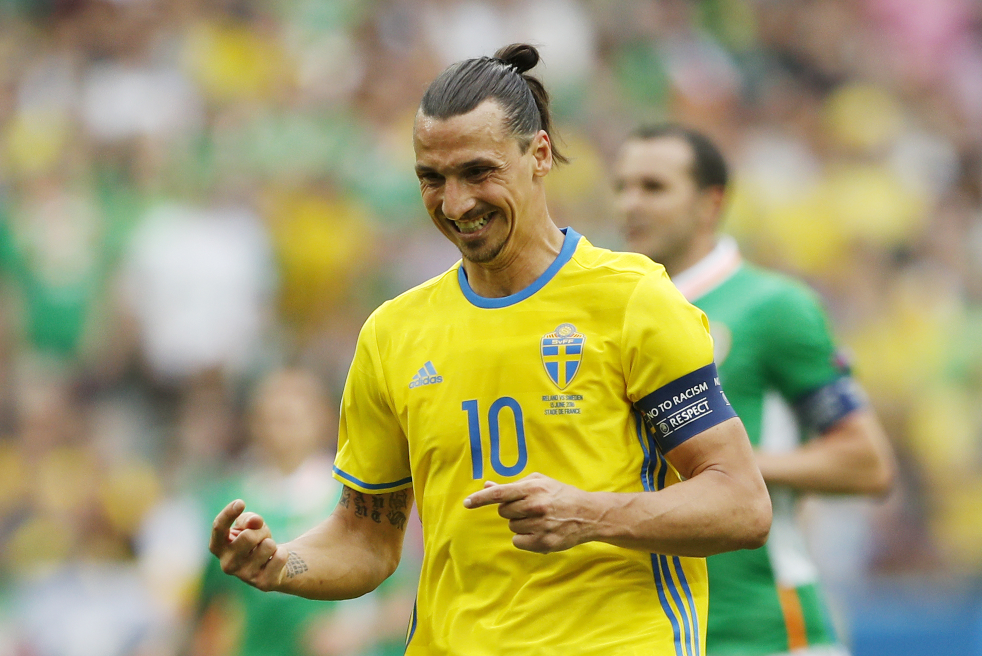 Ibrahimovic lóe sáng, Thụy Điển thoát hiểm