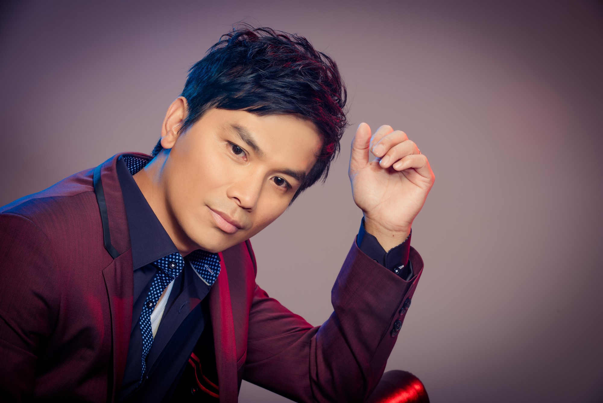 Mạnh Quỳnh về nước làm liveshow