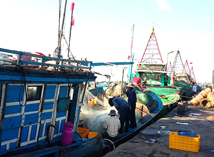 Băng nhóm giang hồ bảo kê cảng cá Phước Tỉnh