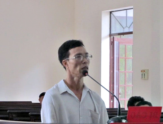 15 năm tù vì một phút nổi "máu dê"