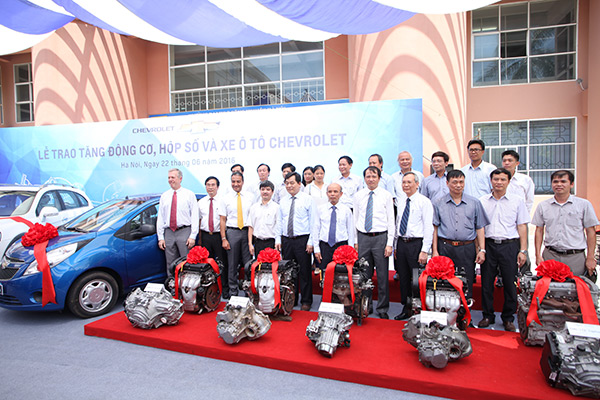 GM Việt Nam hỗ trợ trường đại học