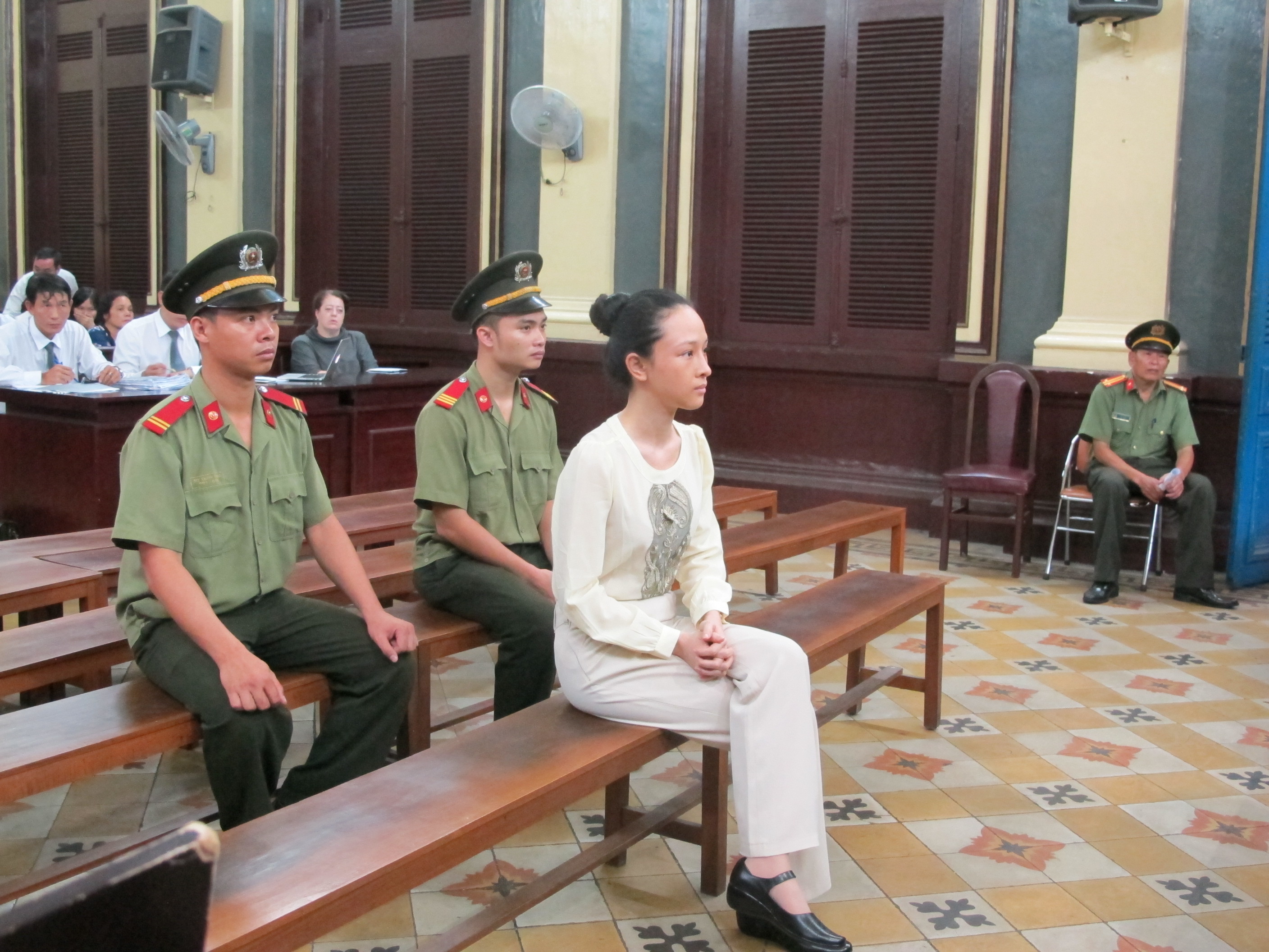 Hoa hậu Phương Nga tại tòa