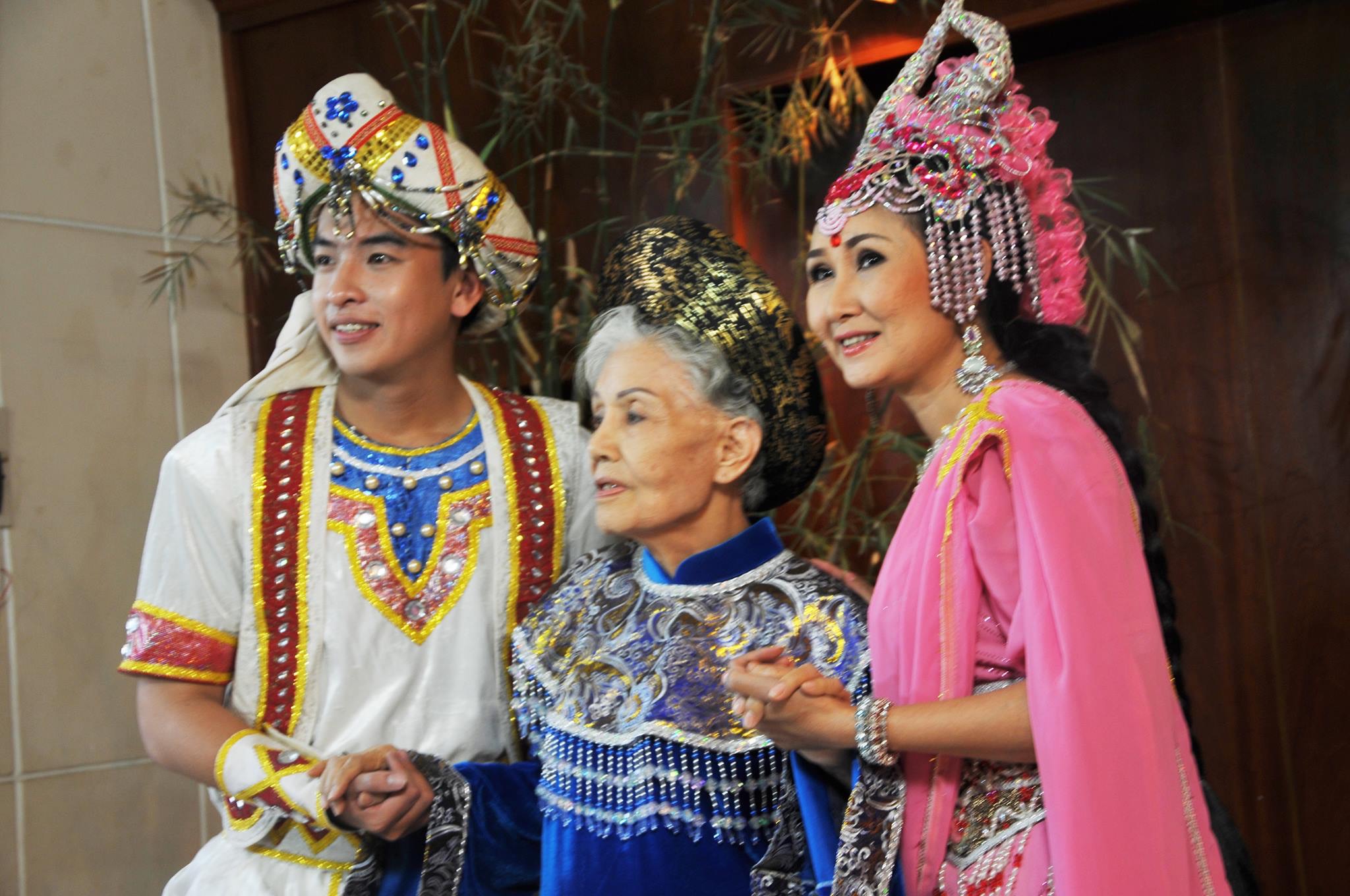 Nghệ sĩ thương tiếc sầu nữ Út Bạch Lan