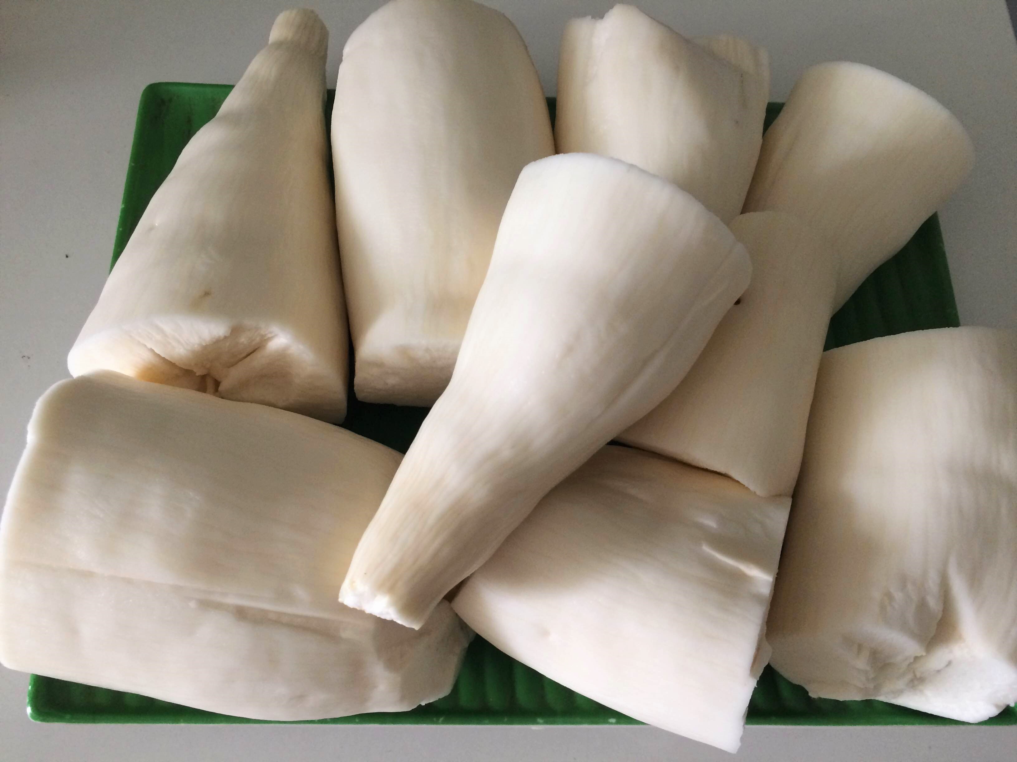 Khoai mì lột vỏ