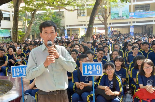 “Đưa trường học đến thí sinh 2016”: Lo vào ĐH khó vì giảm quy mô