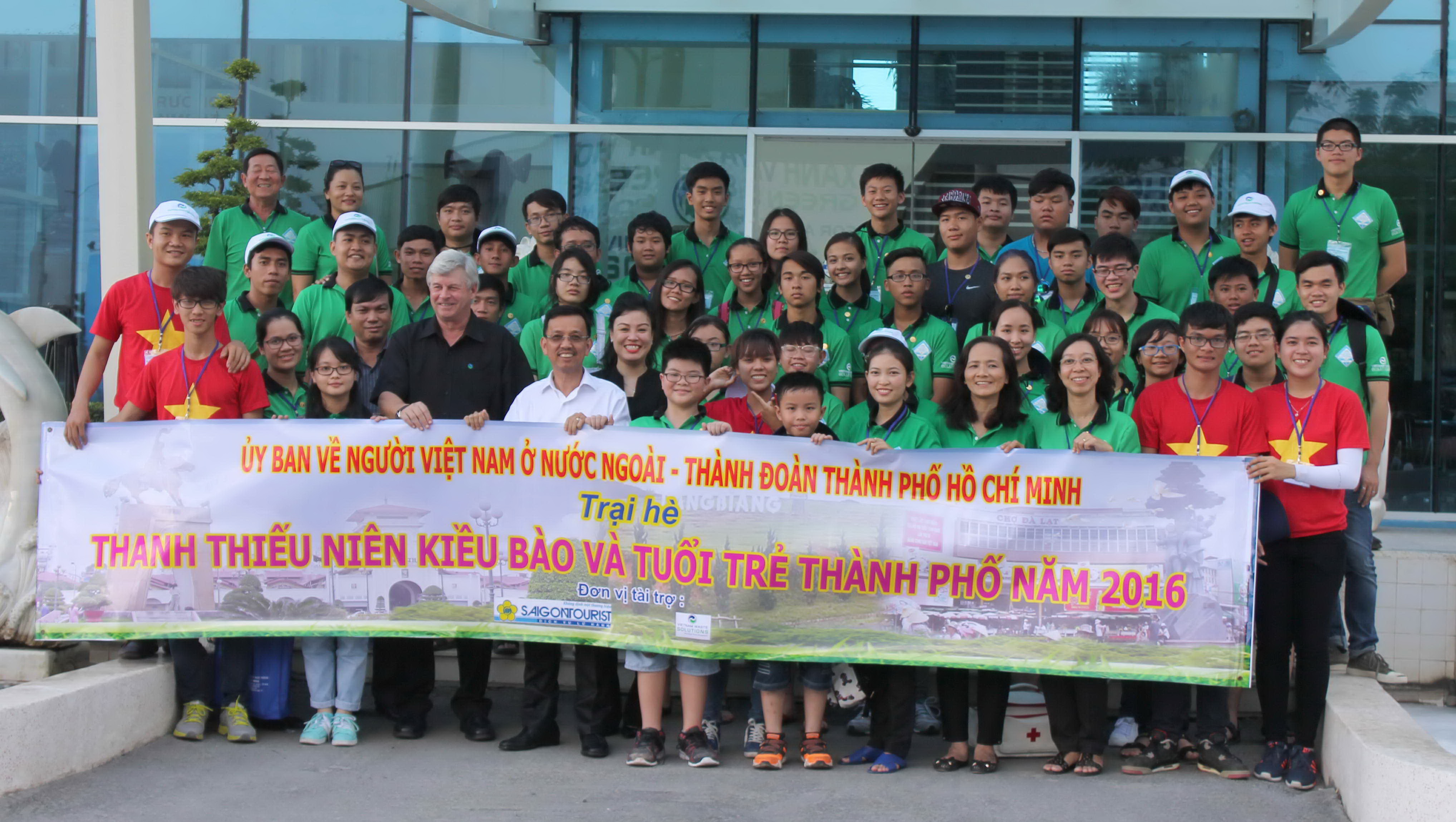 Thanh thiếu niên kiều bào thăm Khu Liên hợp Đa Phước