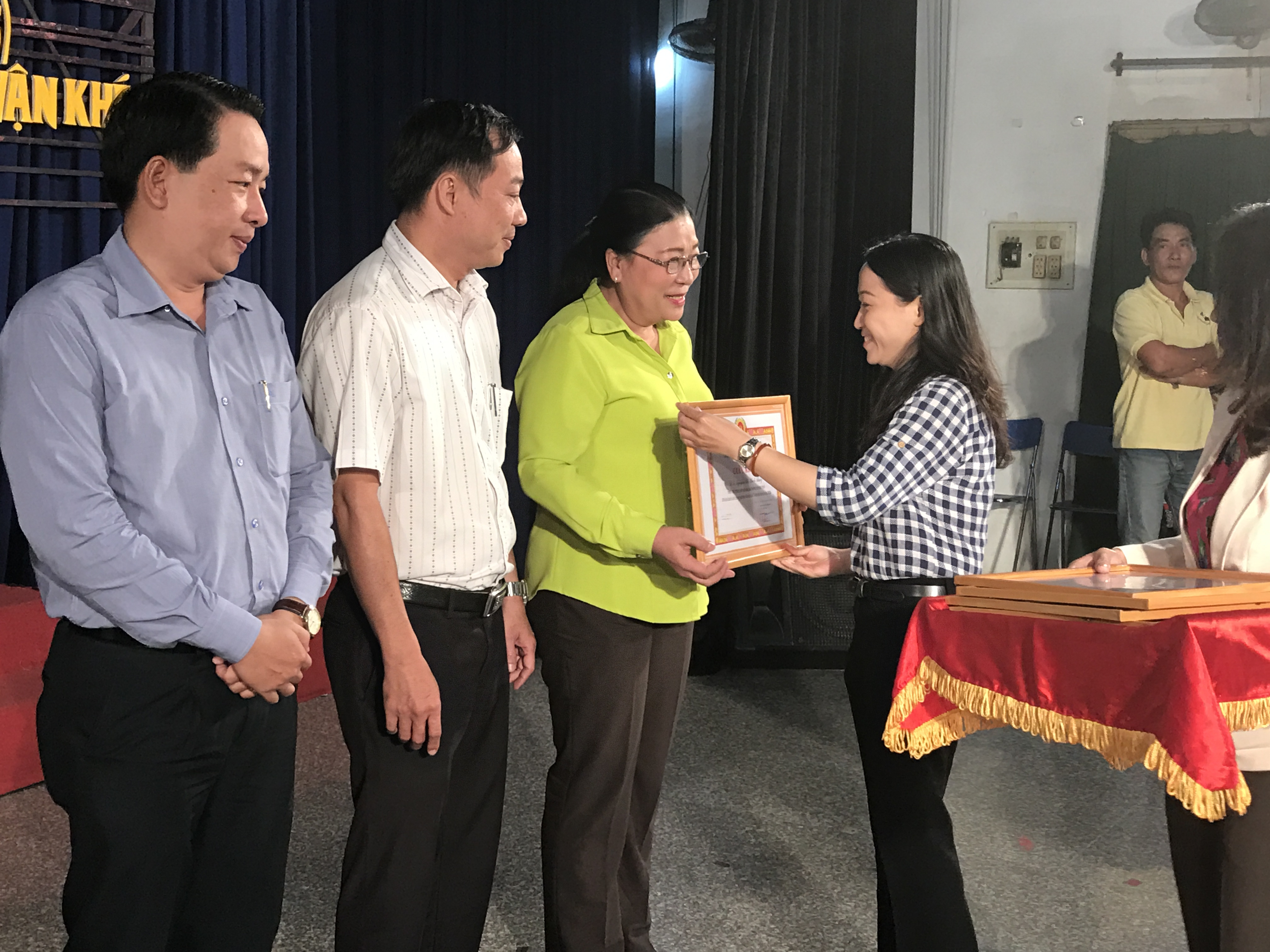 Tuyên dương điển hình dân vận khéo