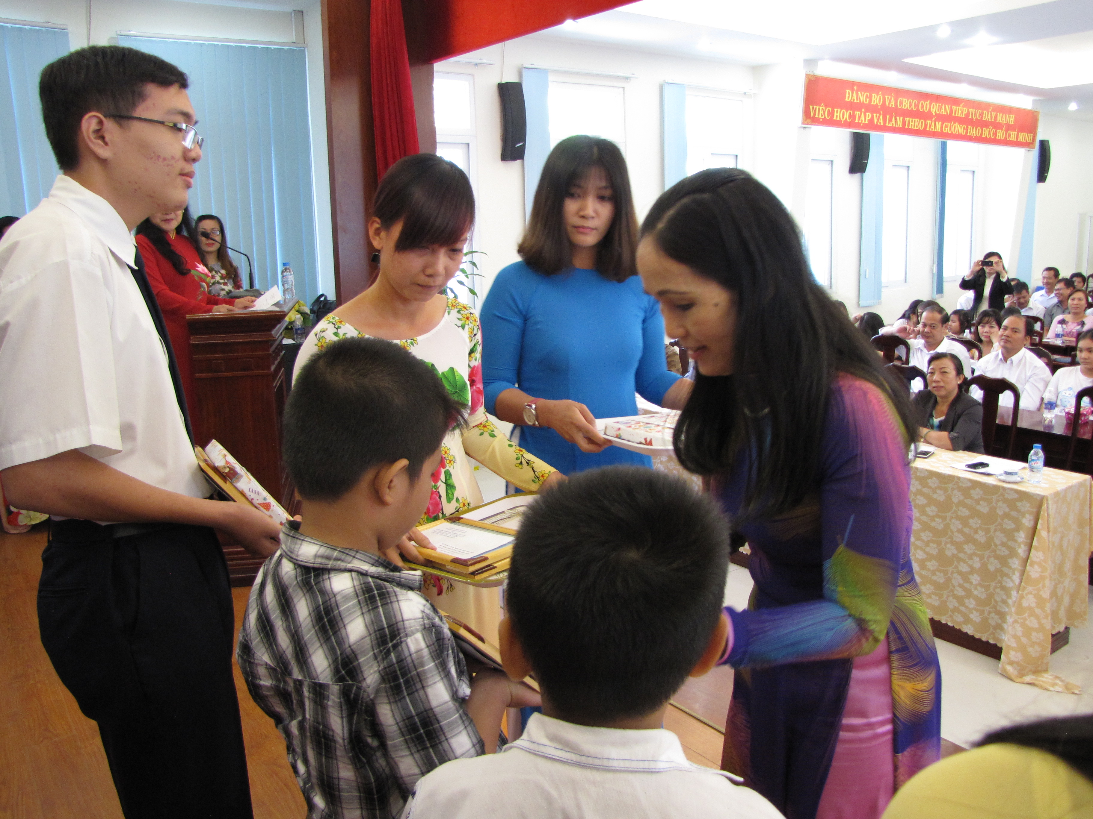 Tuyên dương gia đình hạnh phúc