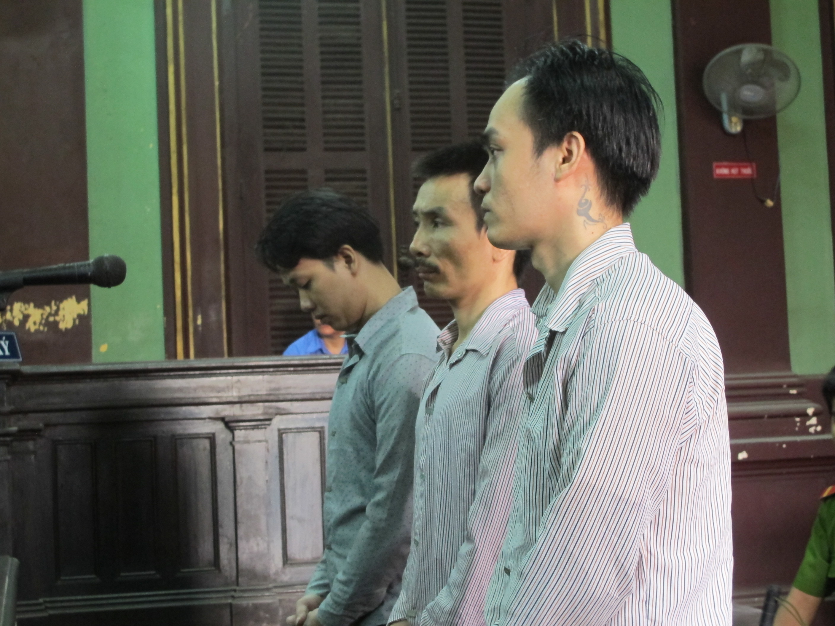 Đại bàng nhà tạm giữ tra tấn bạn tù đến chết