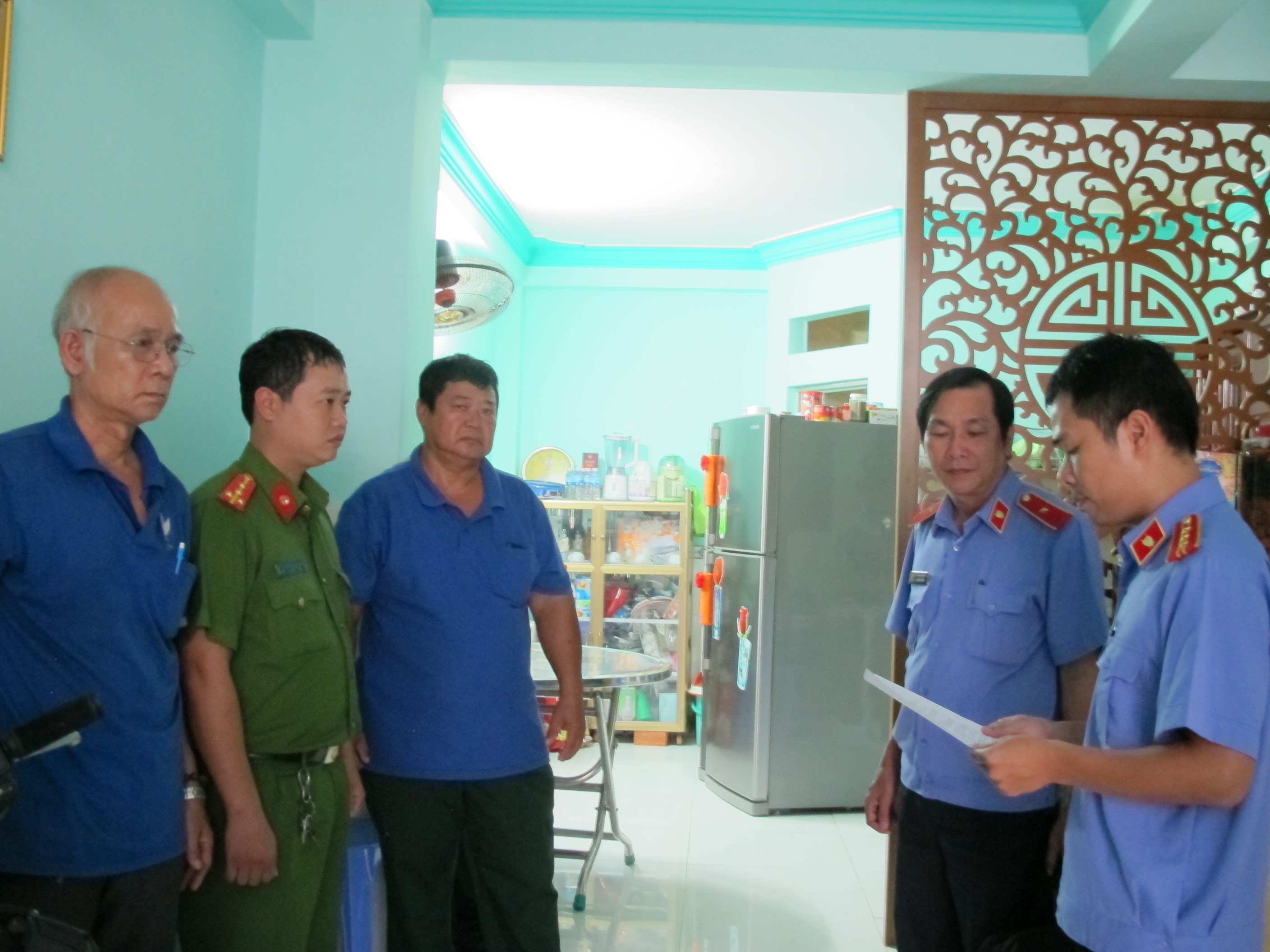 Tạm giam cựu chấp hành viên chiếm đoạt 181 triệu