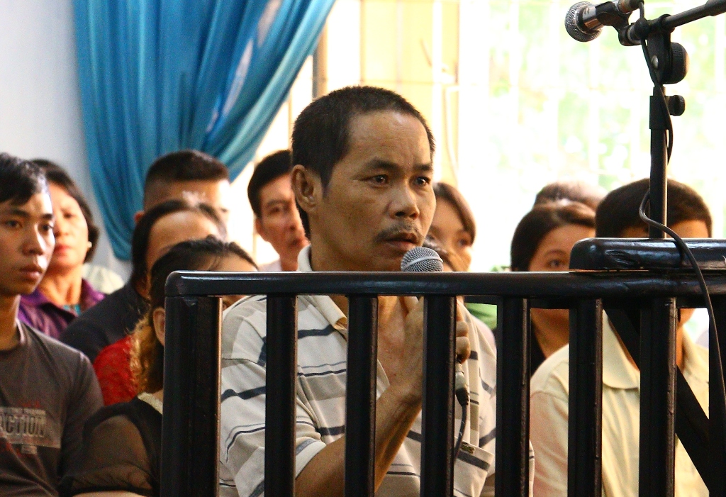 Đánh chết bố vợ để... dụ vợ về đưa đi viện