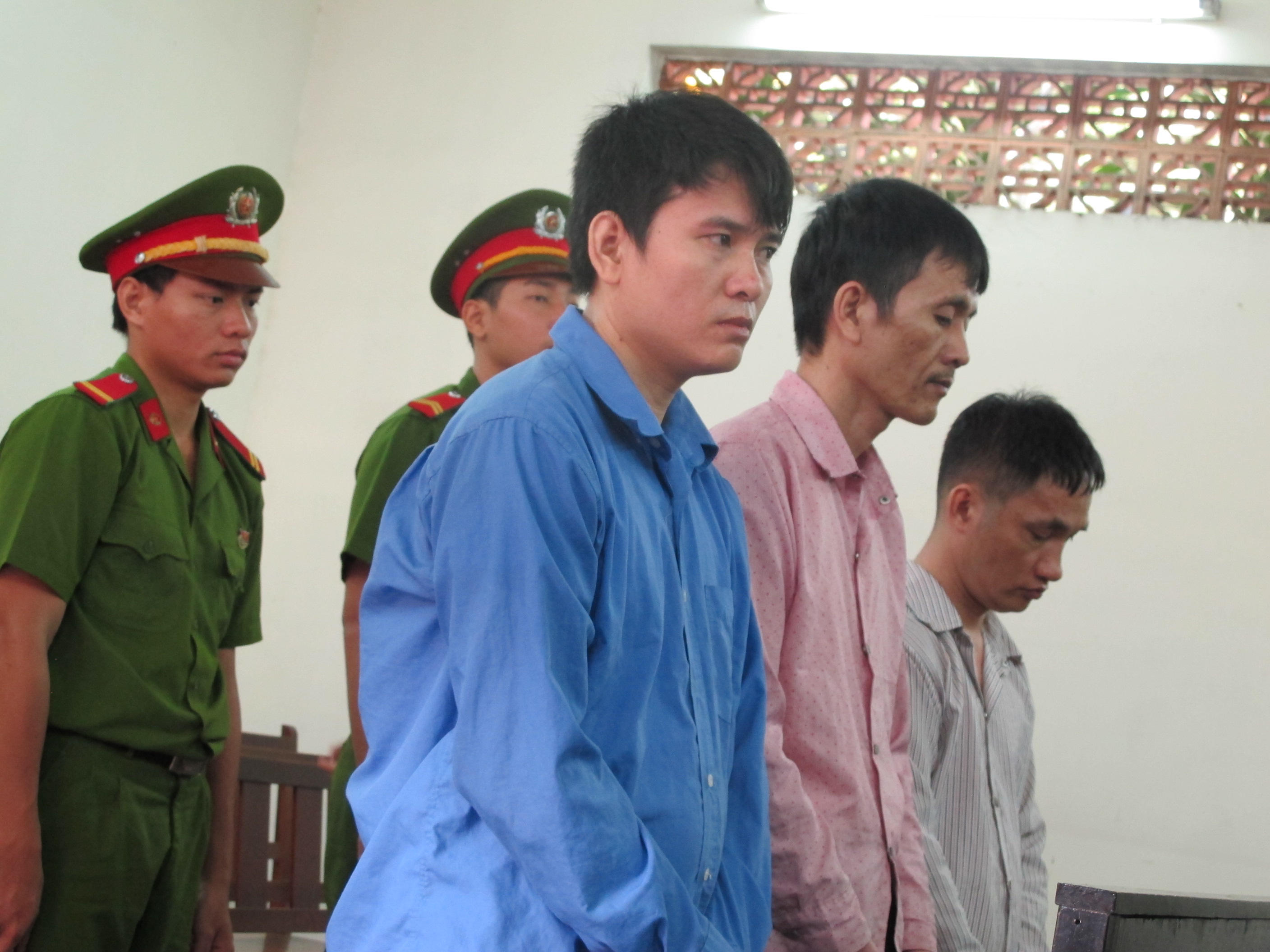 Thuê chung cư cao cấp bán ma túy đá