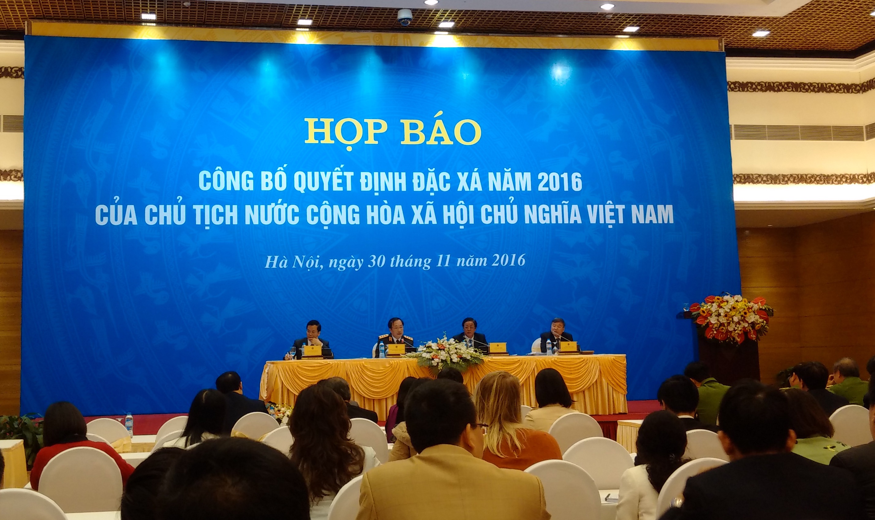 Quang cảnh buổi họp b&aacute;o