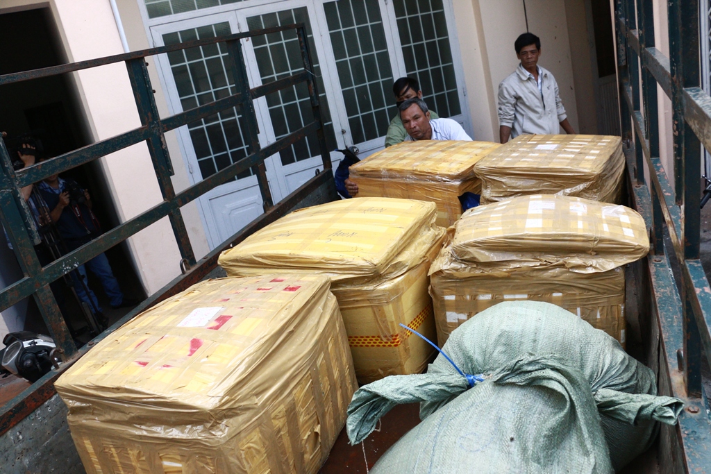Hơn 700 kg thịt thối chuẩn bị đưa vào các nhà hàng thì bị bắt giữa
