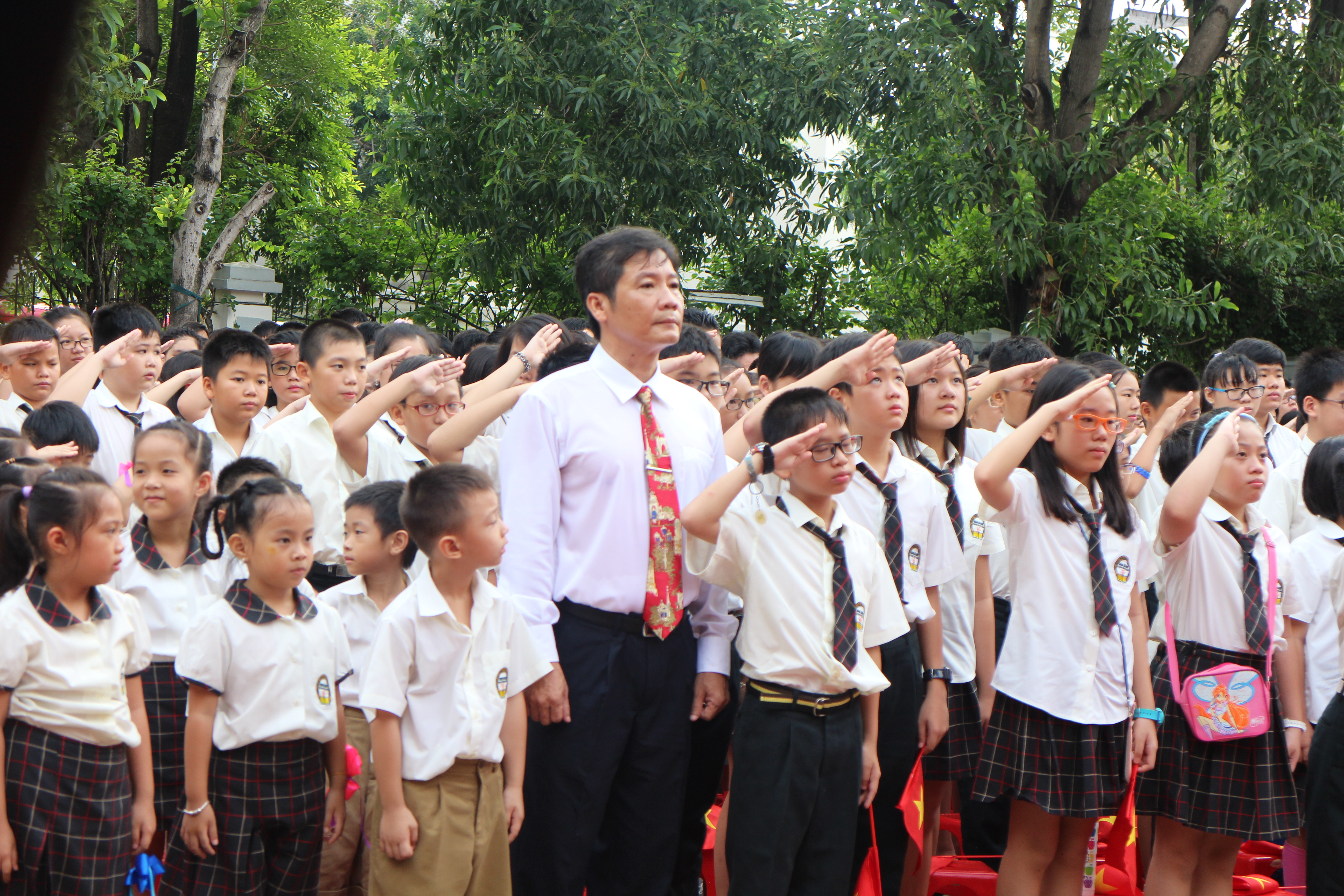 Chùm ảnh: Náo nức ngày khai giảng