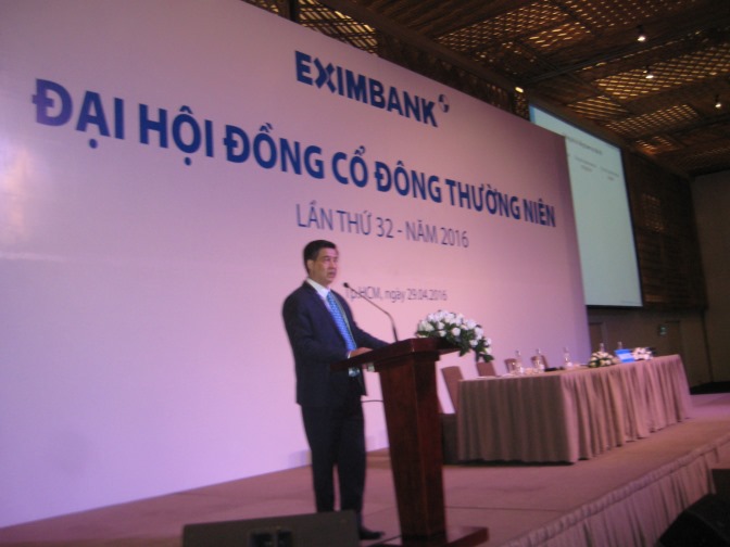 Cổ đông lớn vắng mặt, Eximbank hoãn đại hội 2016