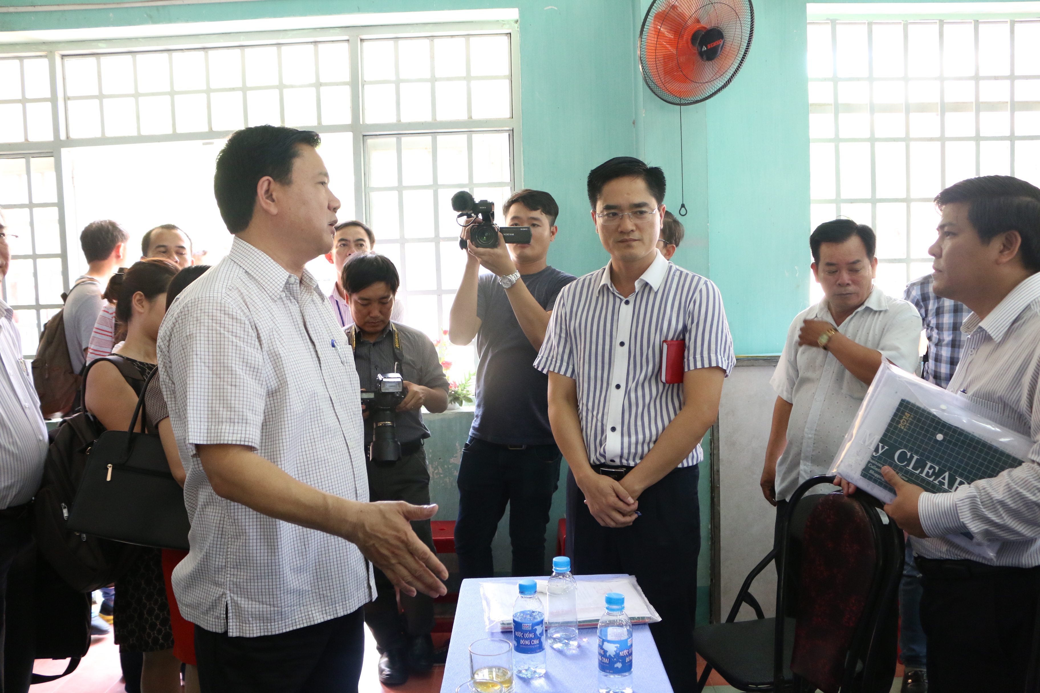 Bí thư Đinh La Thăng: "Hãy giám sát lời hứa của chúng tôi!"