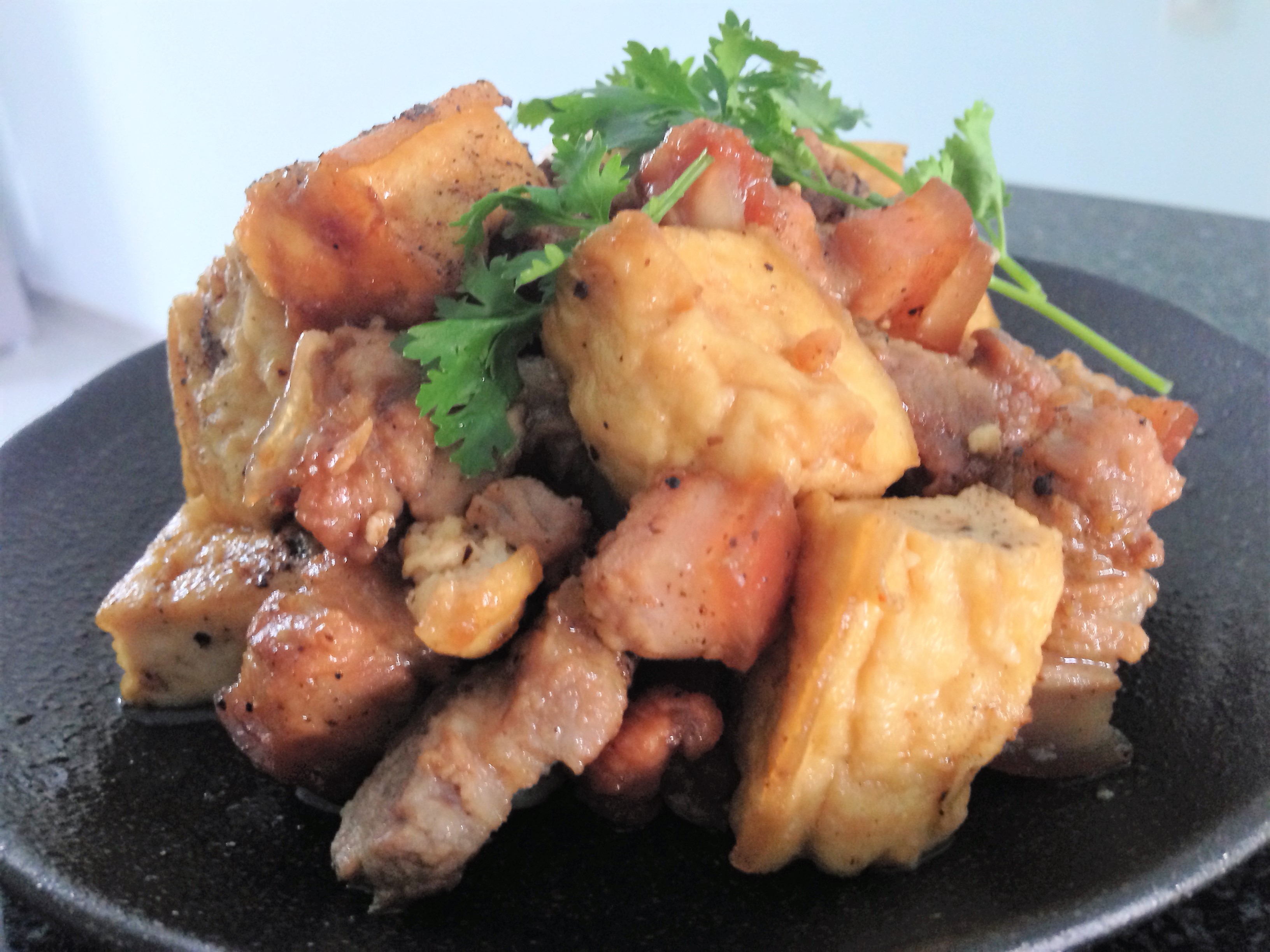
Thịt kho đậu hũ ăn ho&agrave;i kh&ocirc;ng ch&aacute;n

