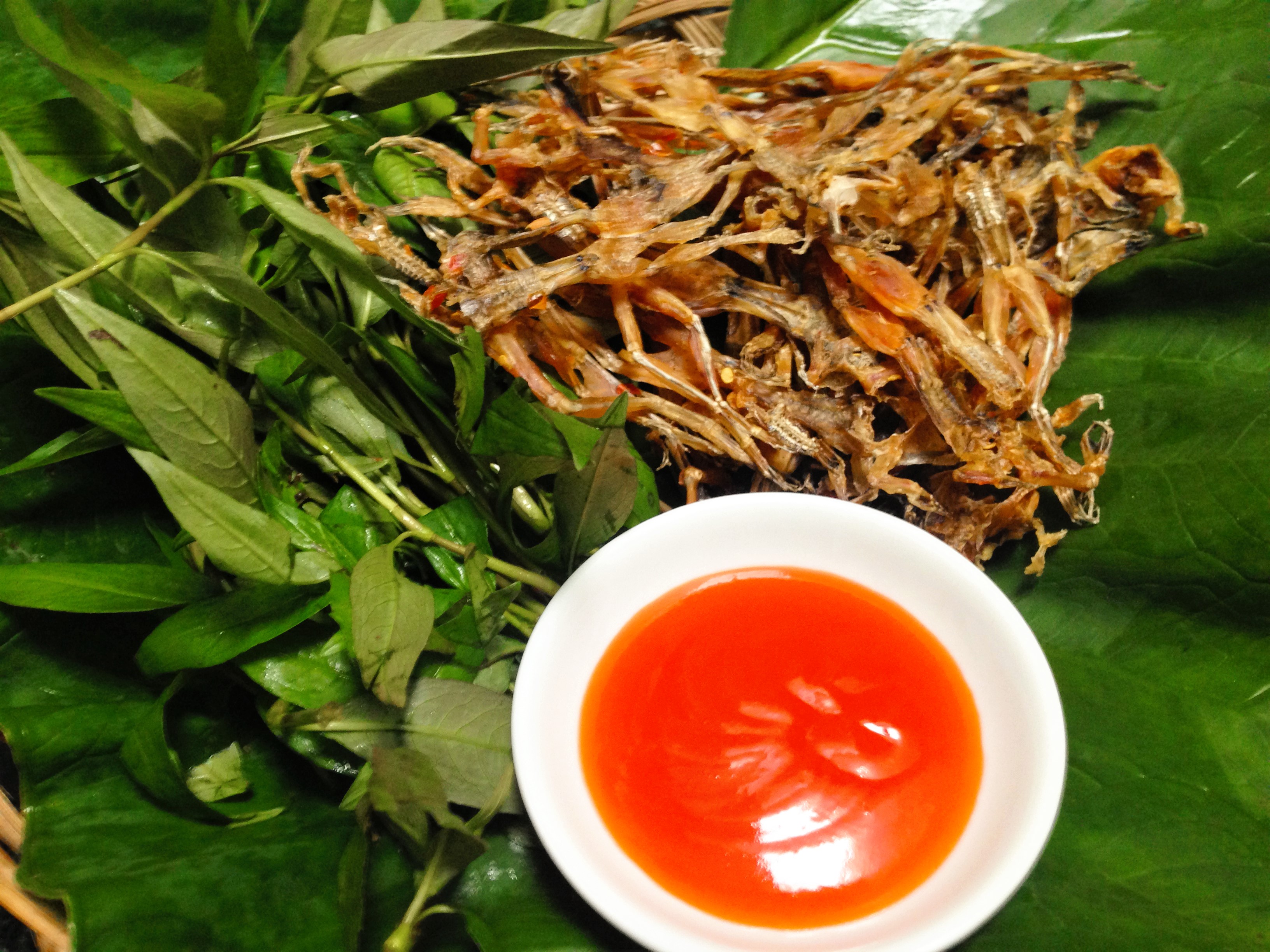 Khô nhái là món lai rai thu hút thực khách gần xa