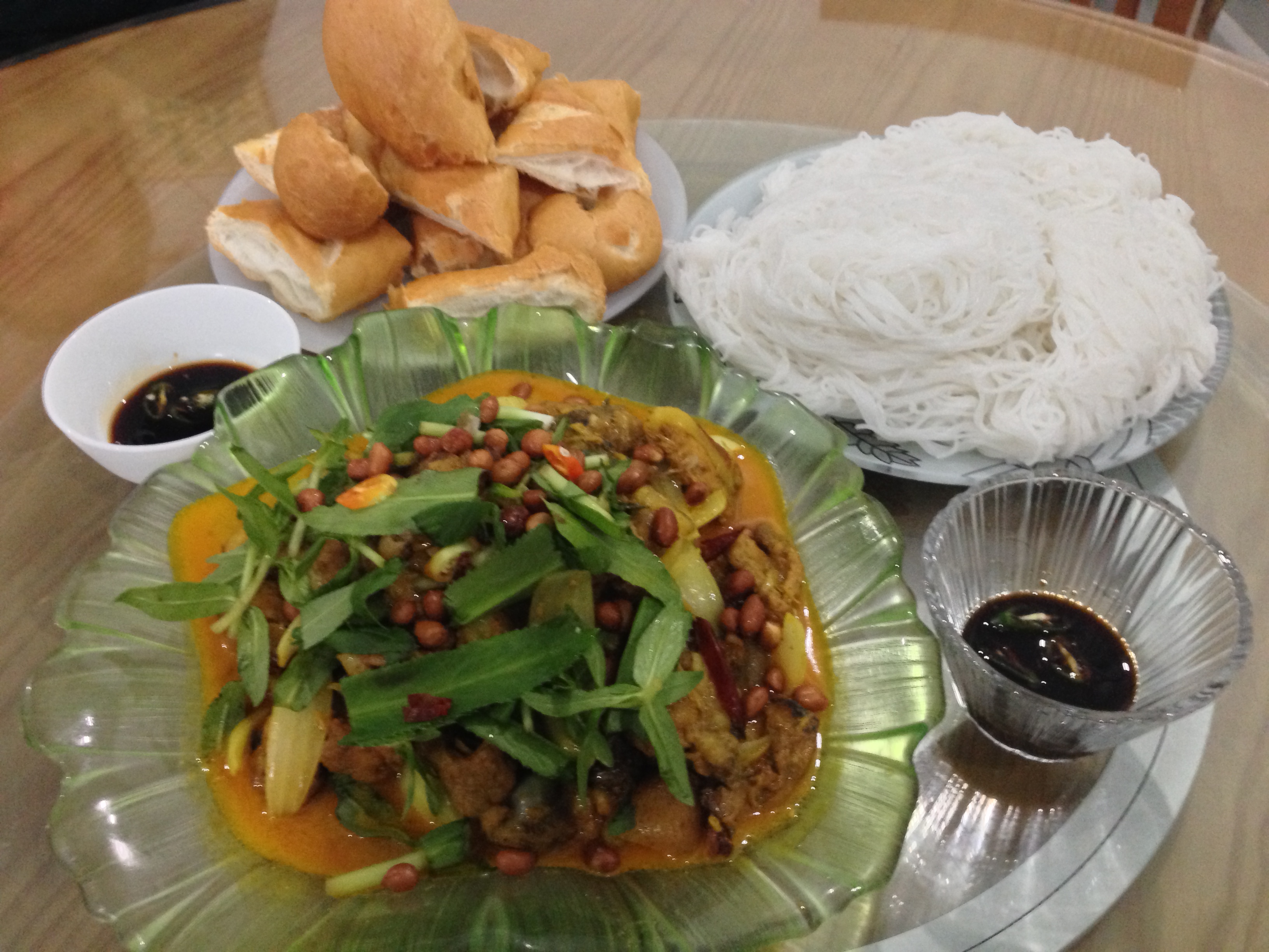 Heo rừng xào lăn ăn kèm với bánh mì hay bún đều ngon
