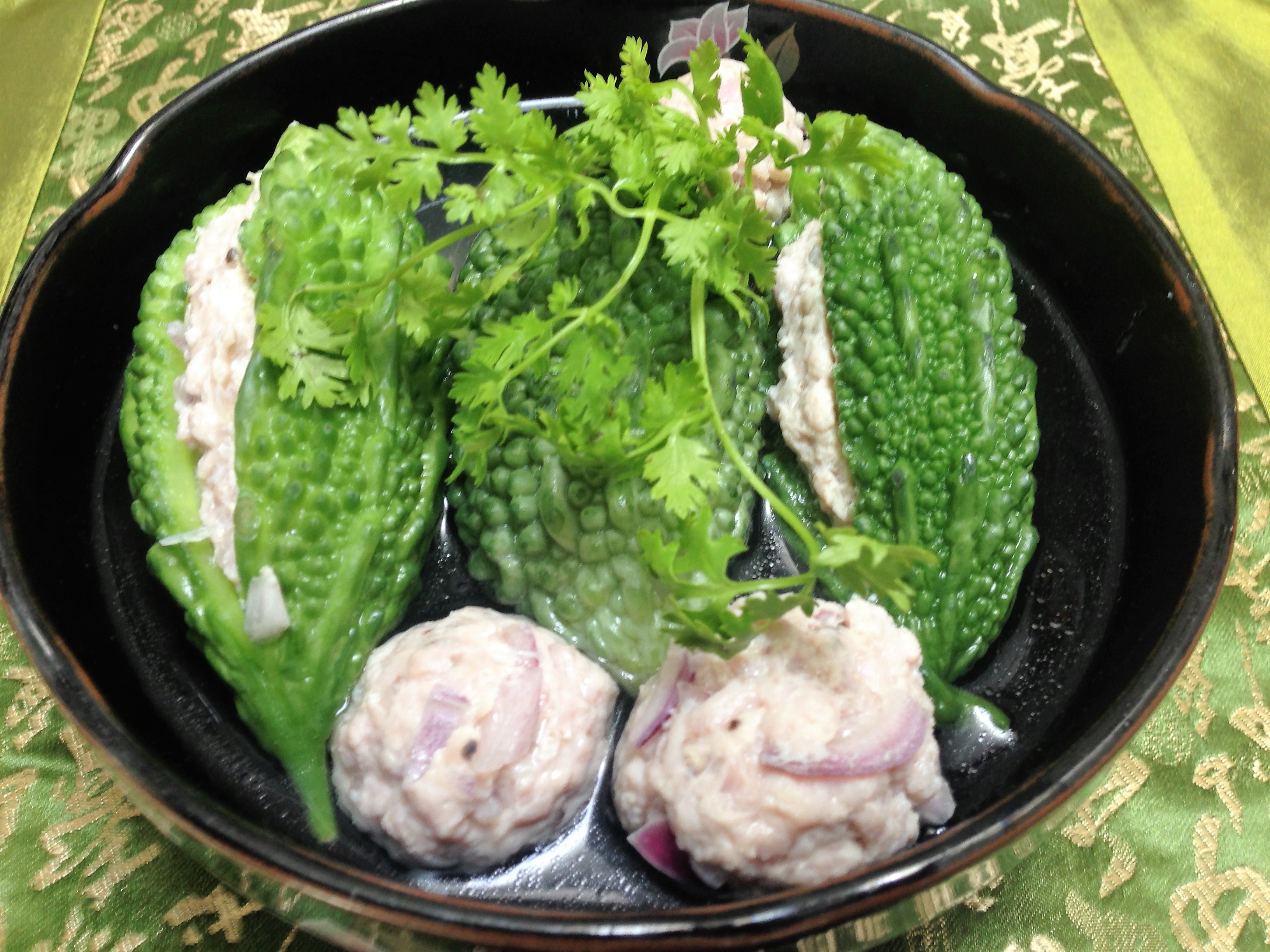 Khổ qua nhồi thịt làm vầy sao mà đắng