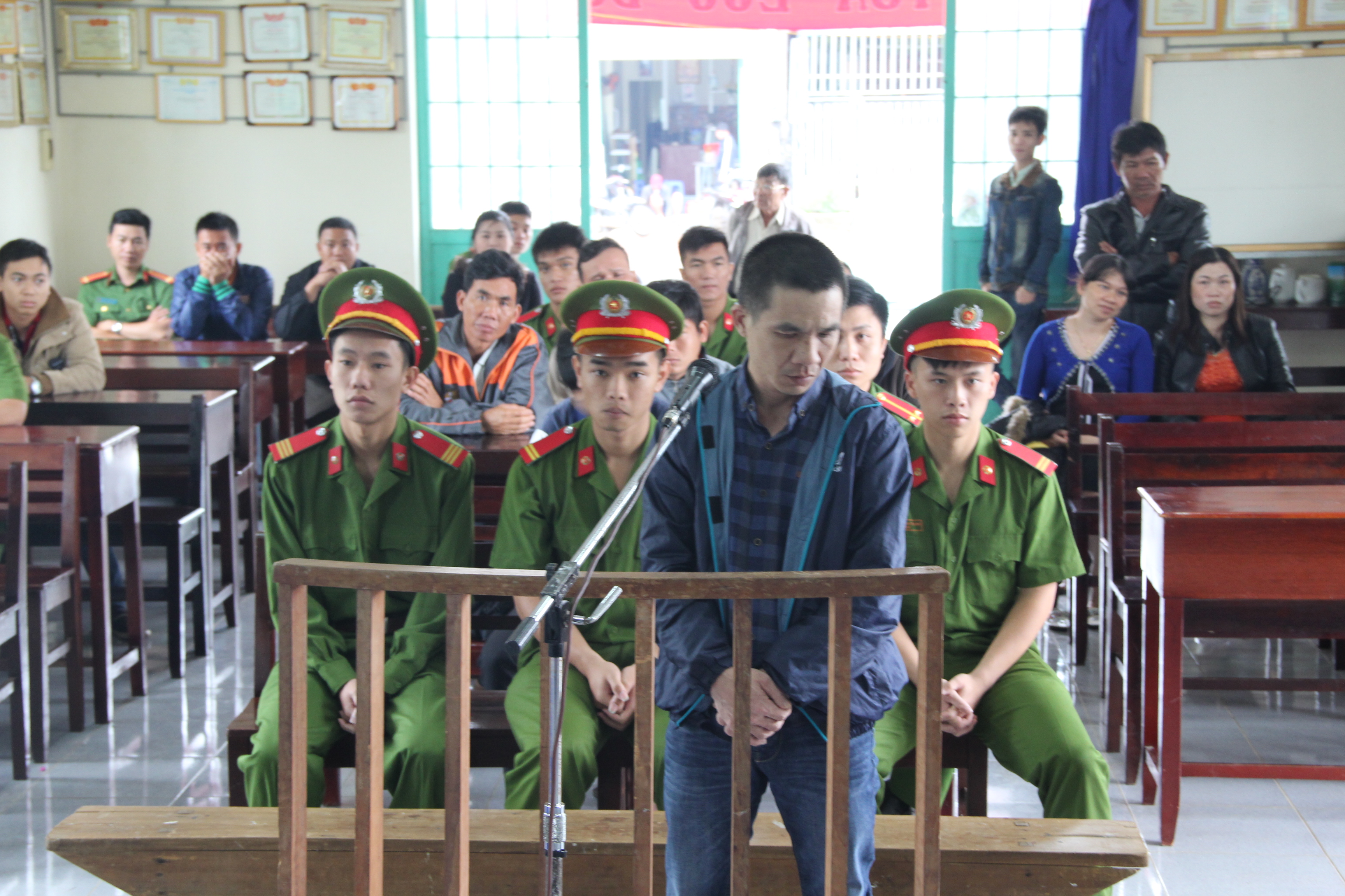 Chung thân vì buôn bán "cái chết trắng"