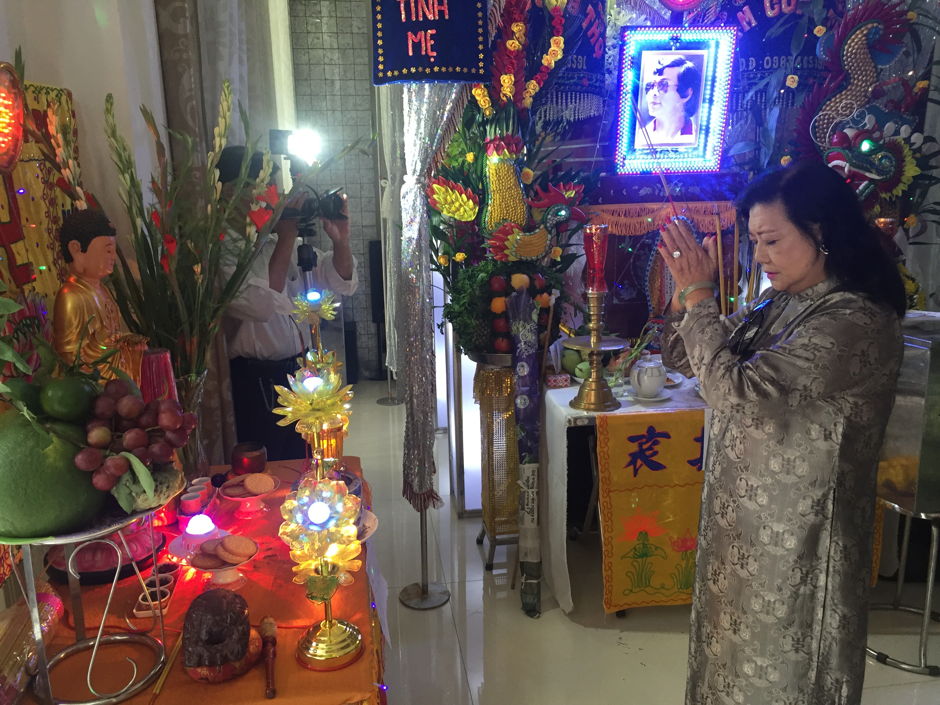 NSND Kim Cương viếng NSND Thanh Tòng