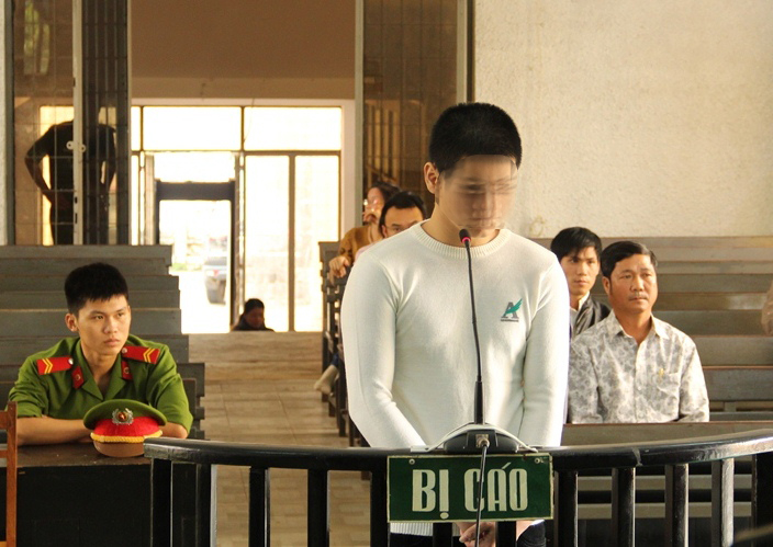 Mới gần 16 tuổi đã phạm tội hiếp dâm