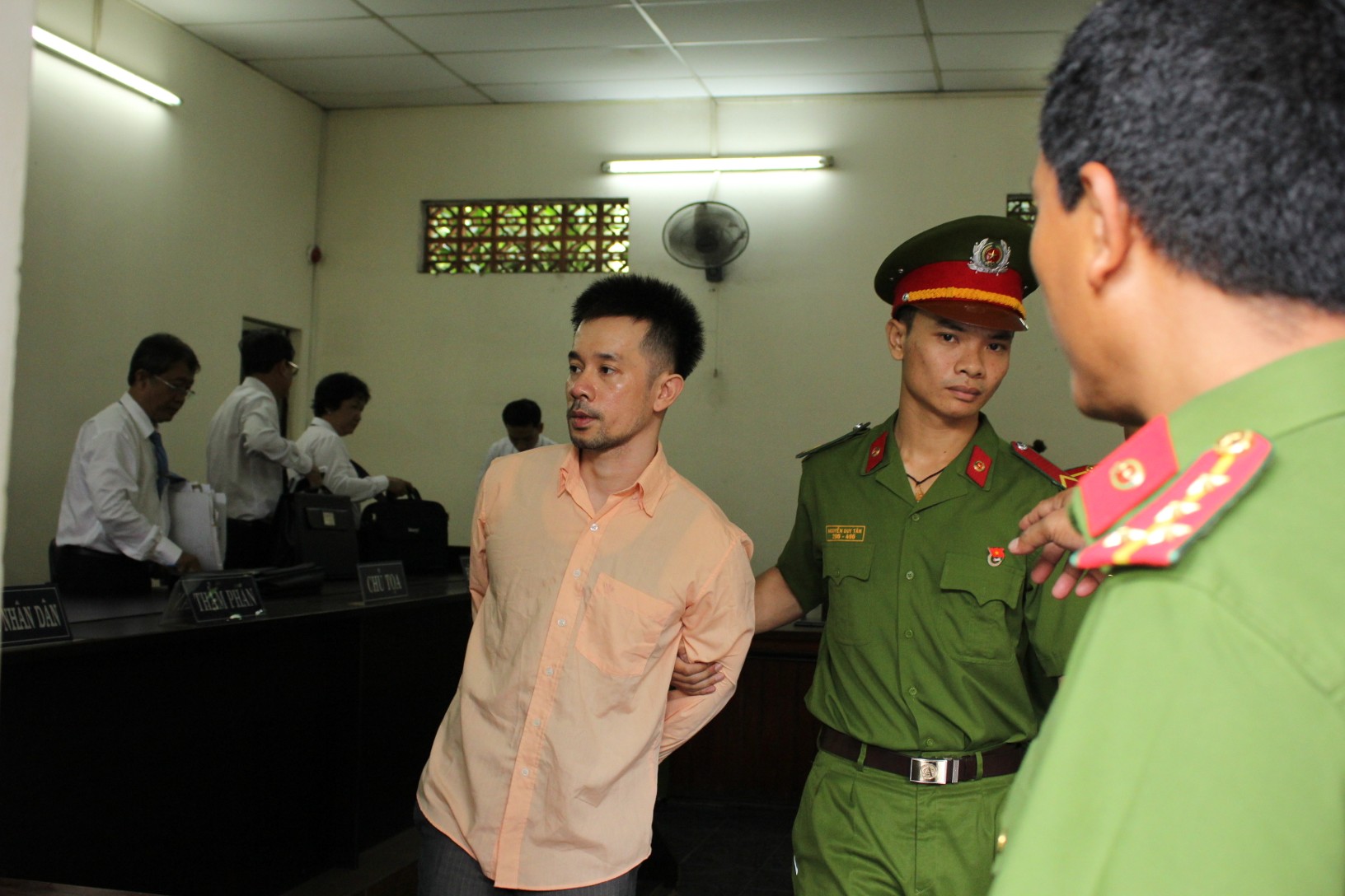 Tham tiền, một Việt kiều Úc tự "tìm chỗ chết"