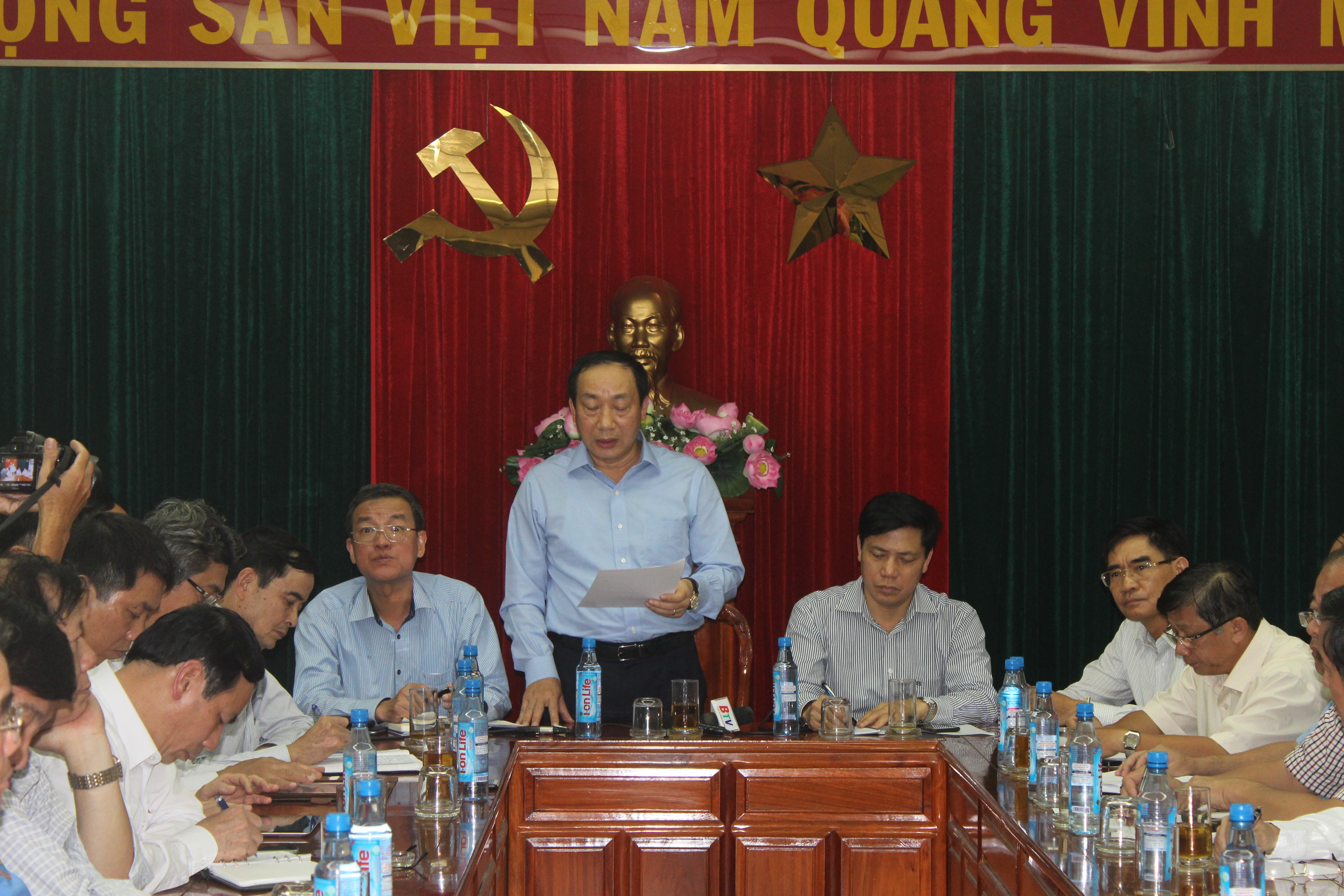 Khởi tố vụ sà lan tông sập cầu Ghềnh