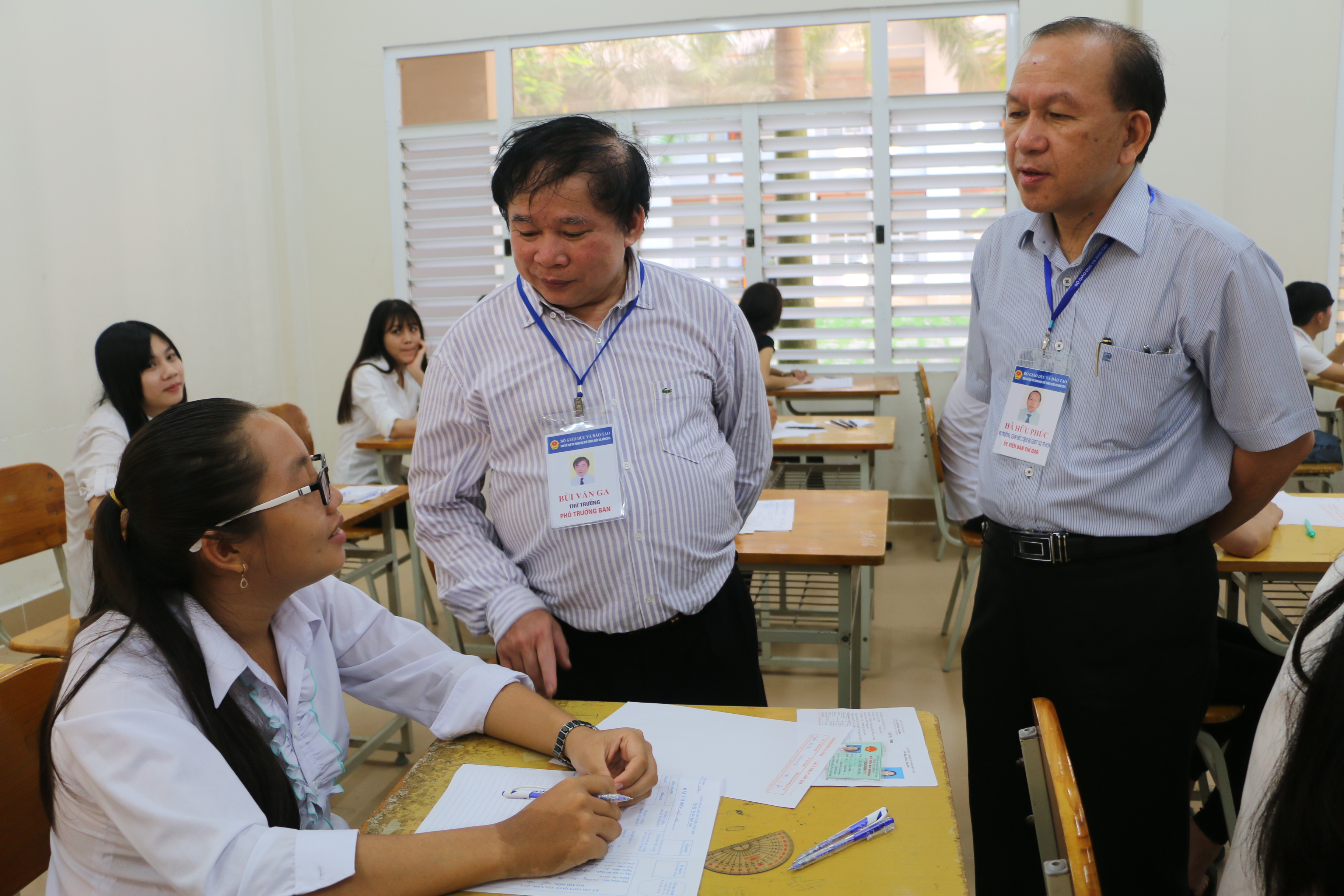 An Giang đưa rước thí sinh bằng "xe ôm" miễn phí