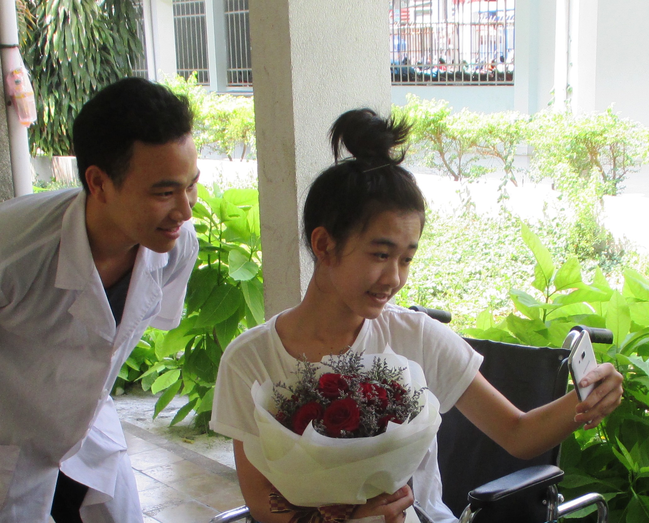 Nữ sinh bị cưa chân sắp được lắp chân giả