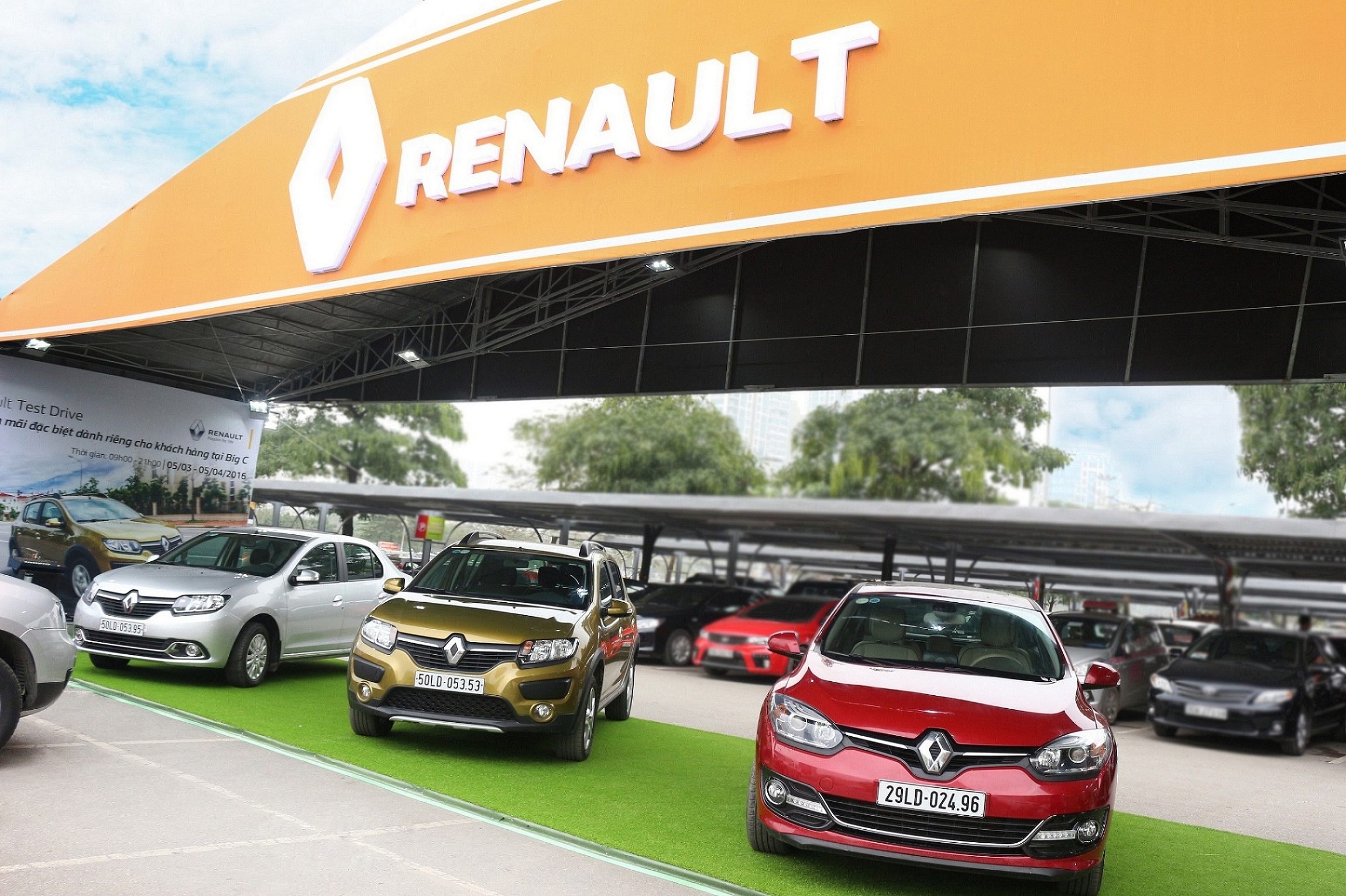 Xe Pháp Renault nỗ lực tìm khách hàng Việt